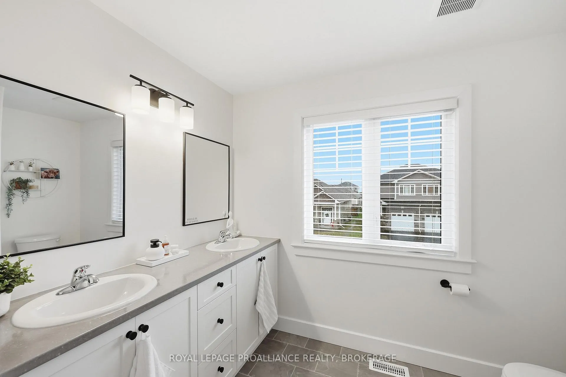 Photo 17 of 105 Hazlett Street, Loyalist, Amherstview — HOMEH