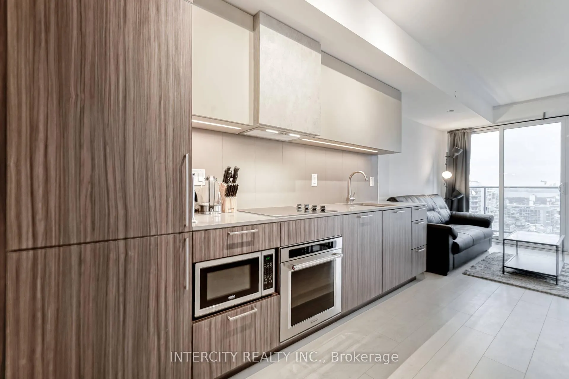 Photo 4 of Unit 2709, 19 Western Battery Road, Toronto, Niagara — HOMEH