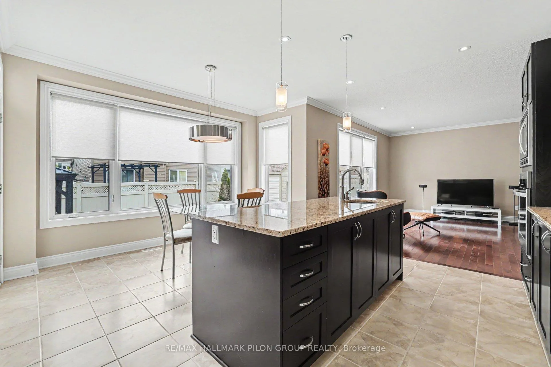 Photo 9 of 354 Oakcrest Way, Ottawa, Avalon East — HOMEH
