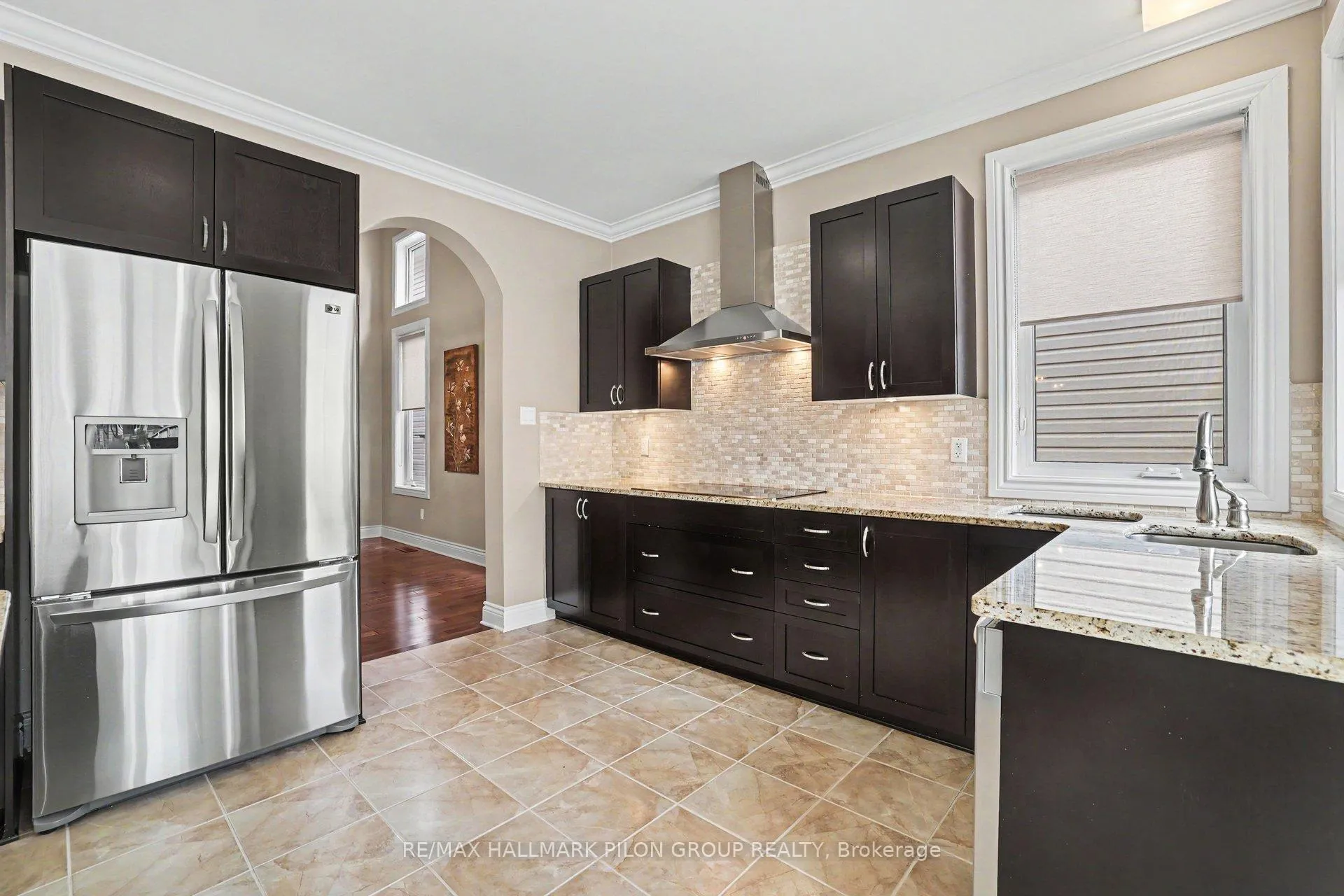 Photo 10 of 354 Oakcrest Way, Ottawa, Avalon East — HOMEH