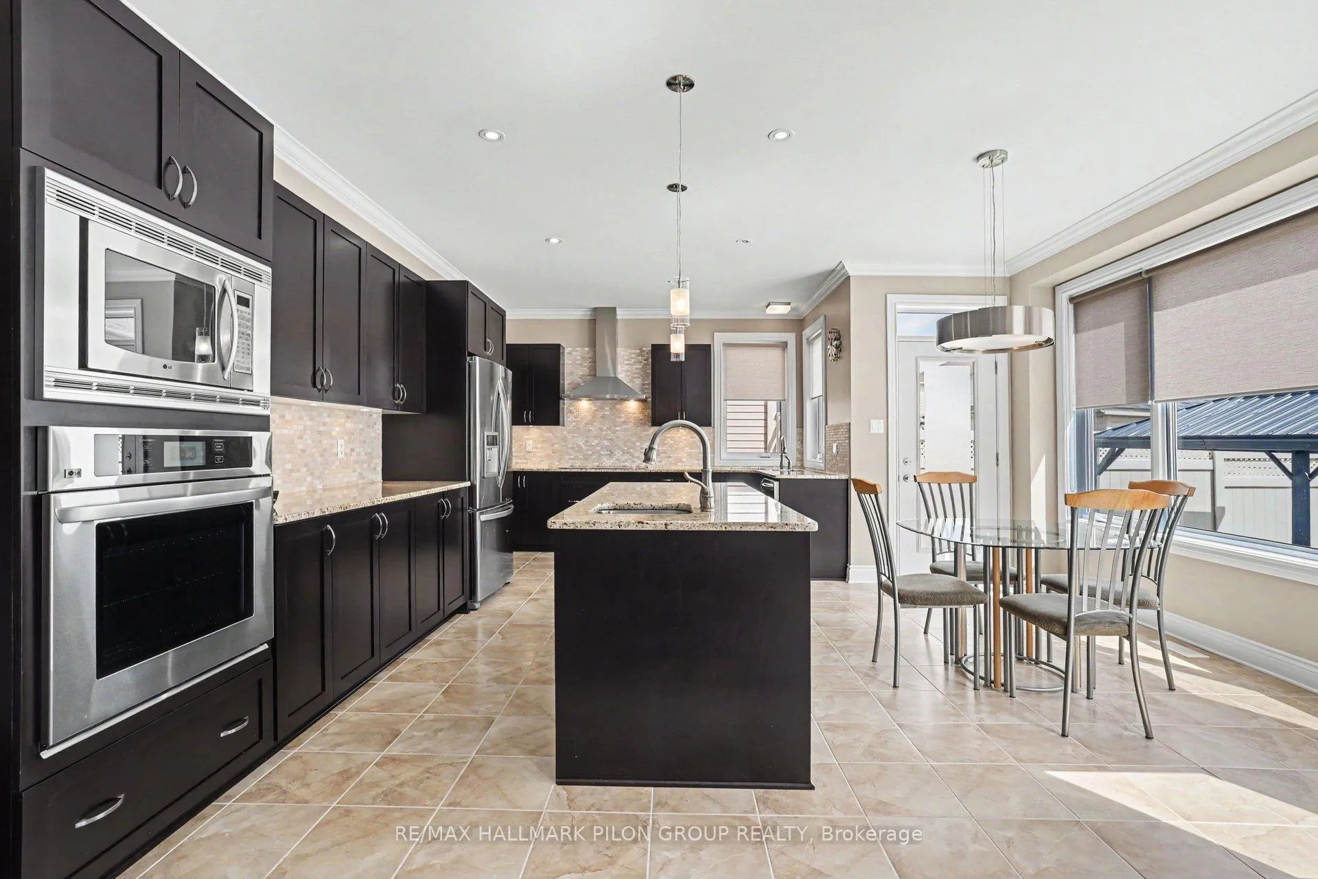 Photo 11 of 354 Oakcrest Way, Ottawa, Avalon East — HOMEH