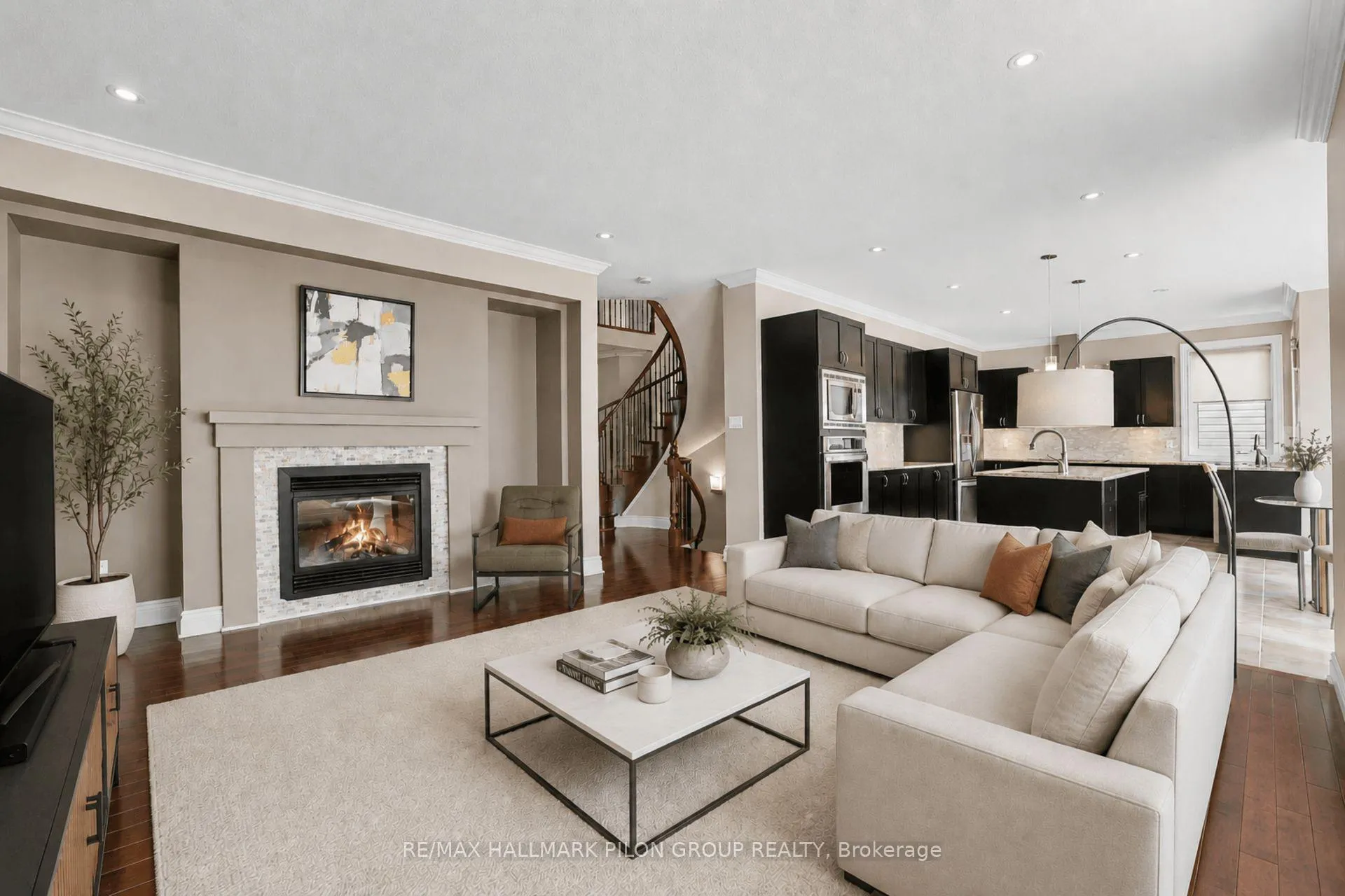 Photo 12 of 354 Oakcrest Way, Ottawa, Avalon East — HOMEH