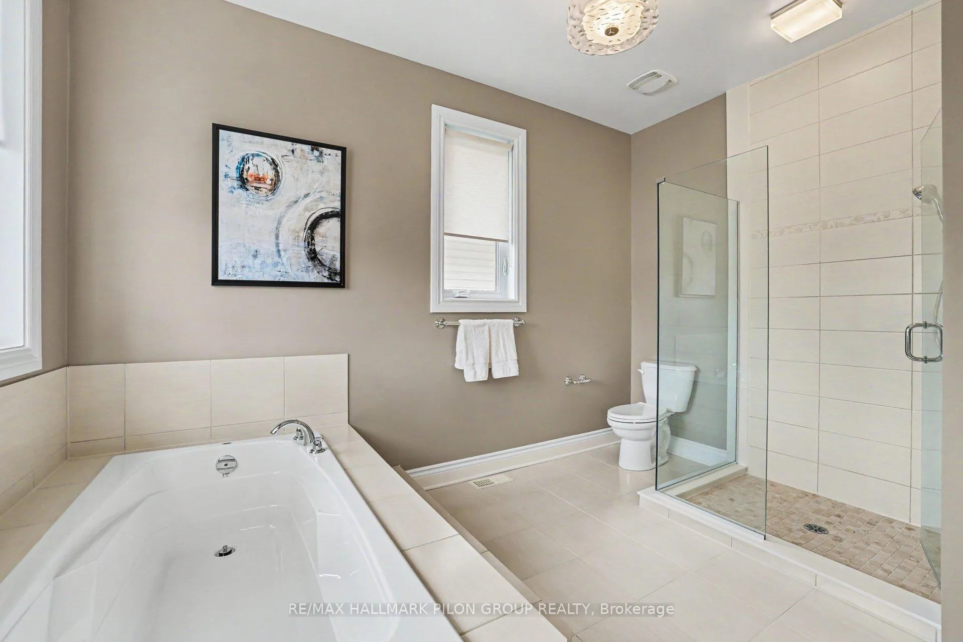 Photo 19 of 354 Oakcrest Way, Ottawa, Avalon East — HOMEH