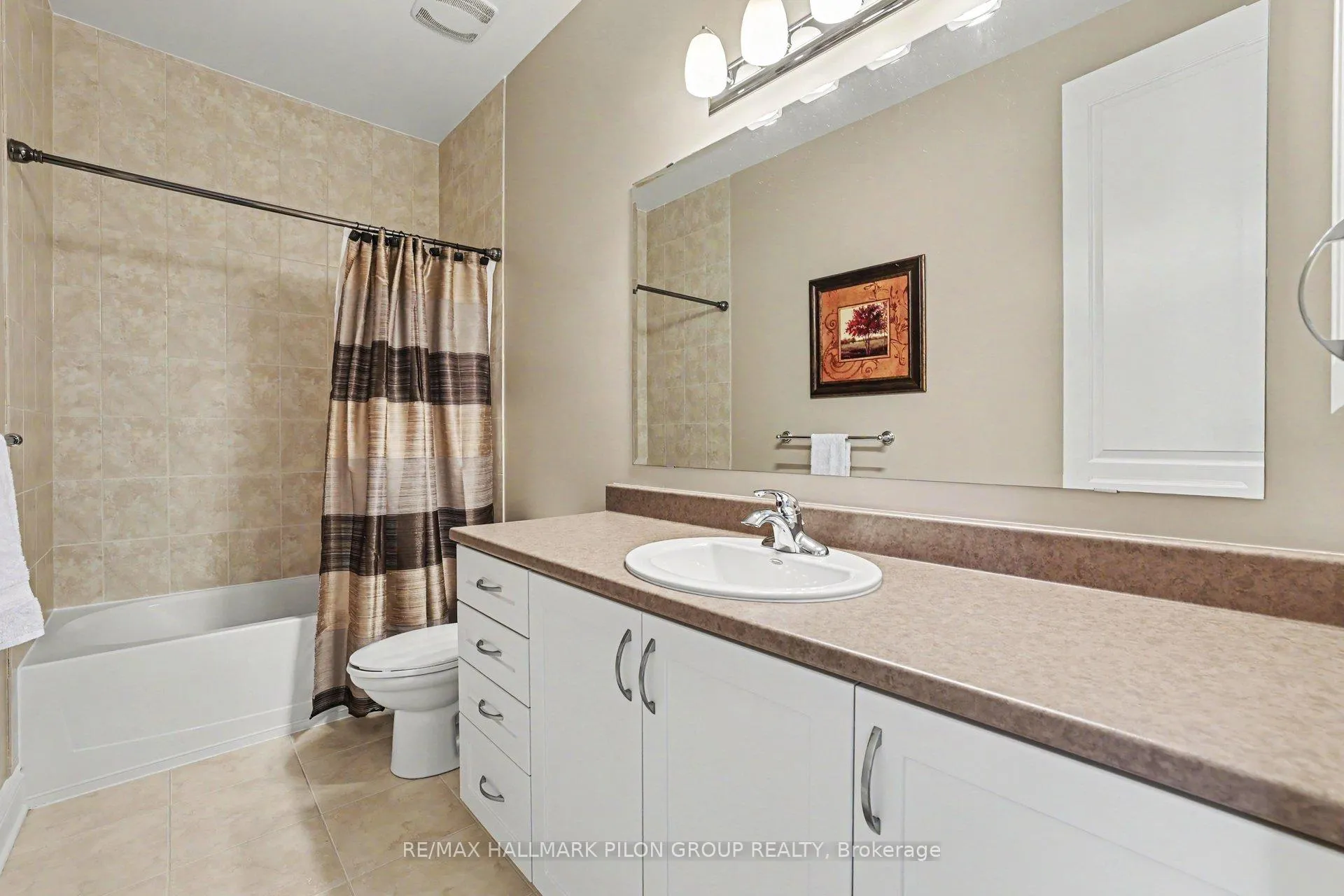 Photo 22 of 354 Oakcrest Way, Ottawa, Avalon East — HOMEH