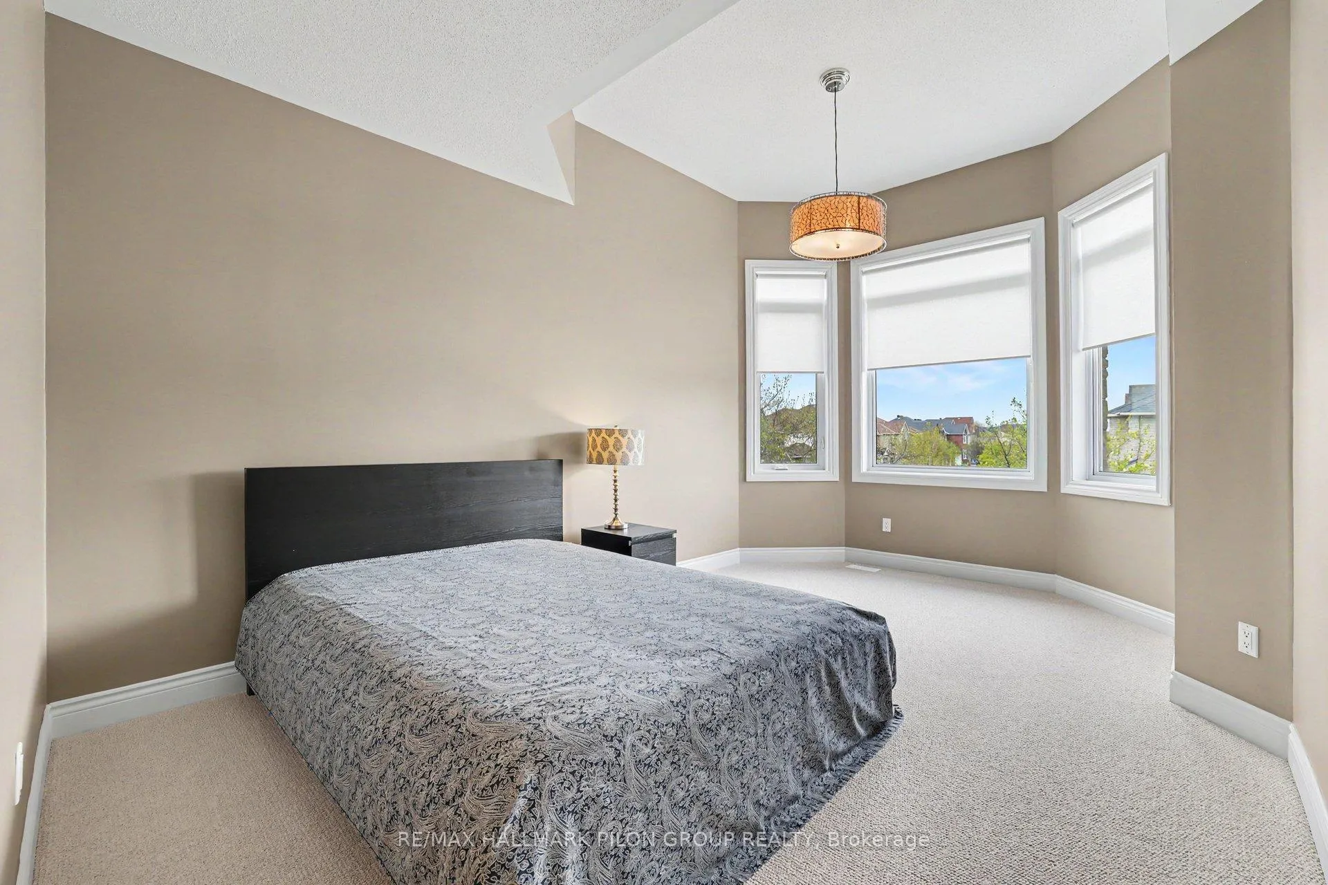 Photo 23 of 354 Oakcrest Way, Ottawa, Avalon East — HOMEH