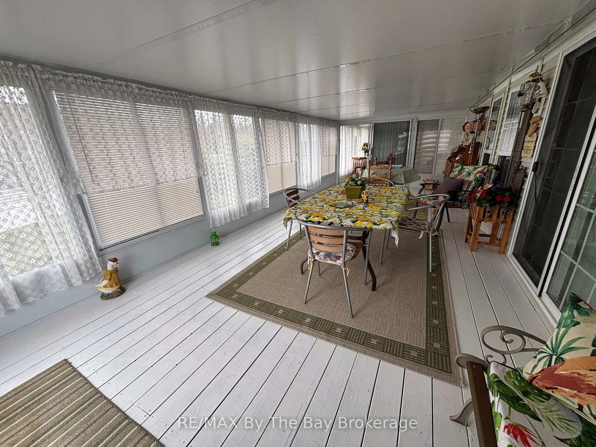 Photo 19 of 8 Huron Circle, Wasaga Beach — HOMEH