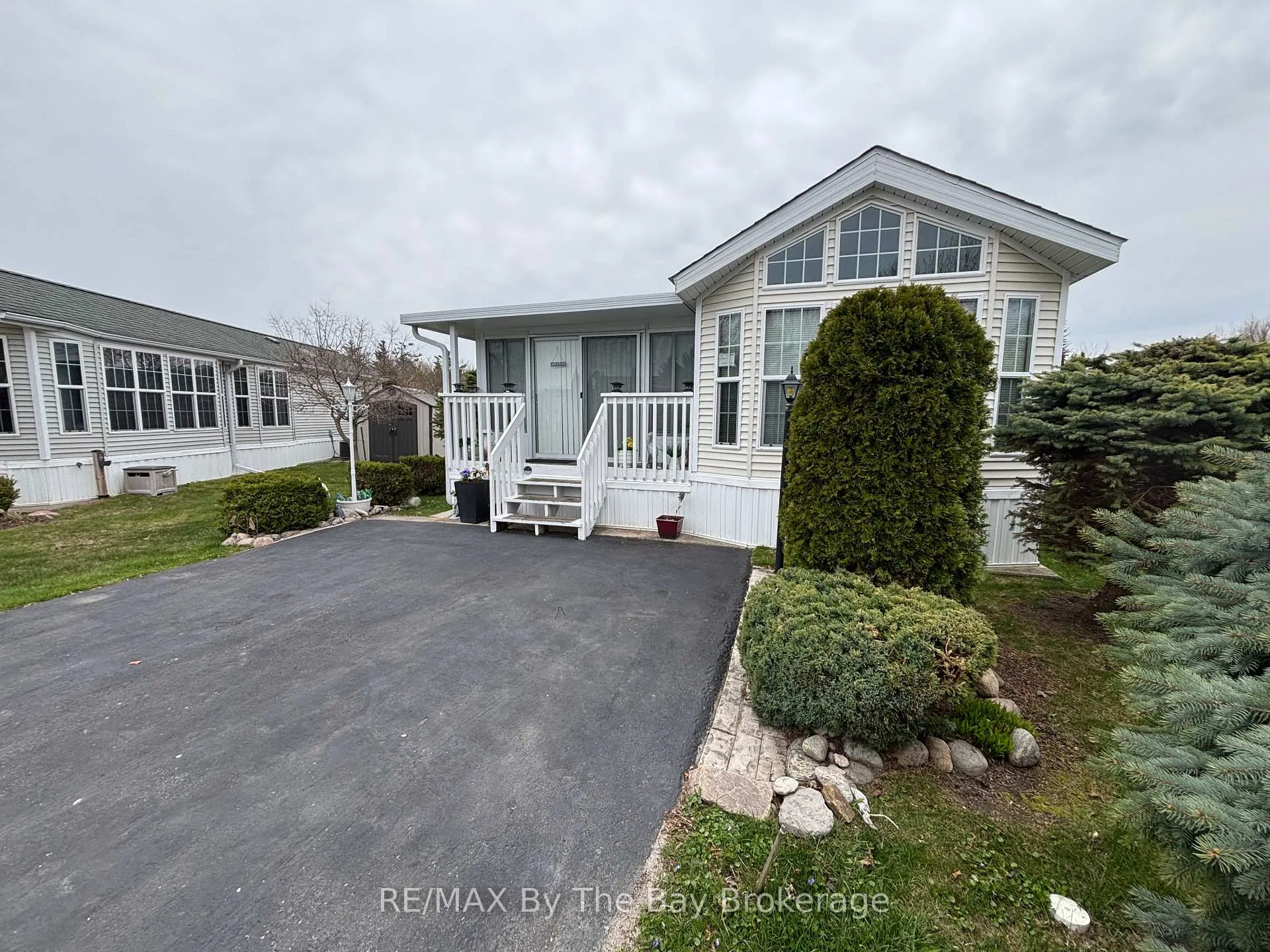 Photo 22 of 8 Huron Circle, Wasaga Beach — HOMEH