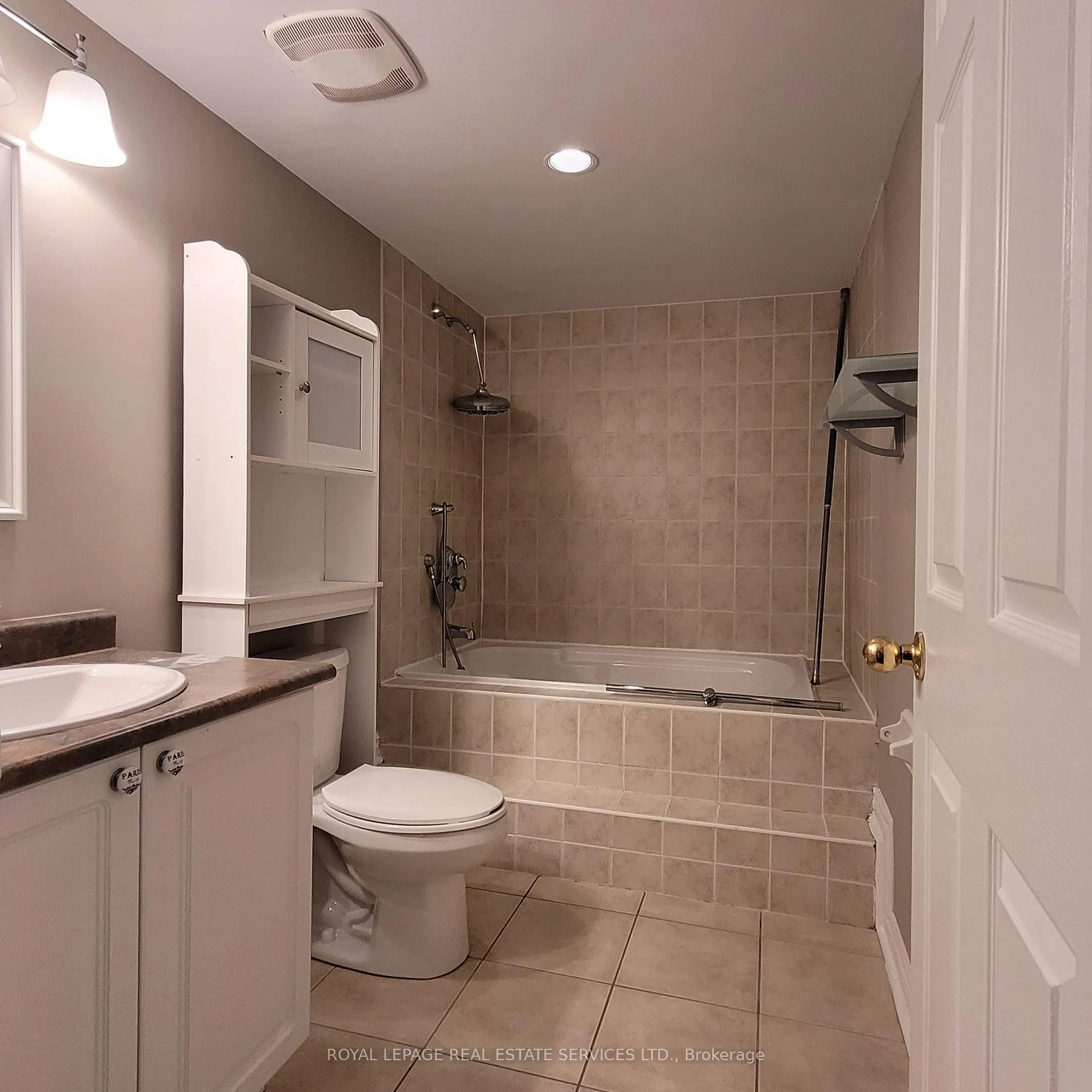 Photo 13 of Unit 401, 71 Charles Street E, Toronto, Church-Yonge Corridor — HOMEH