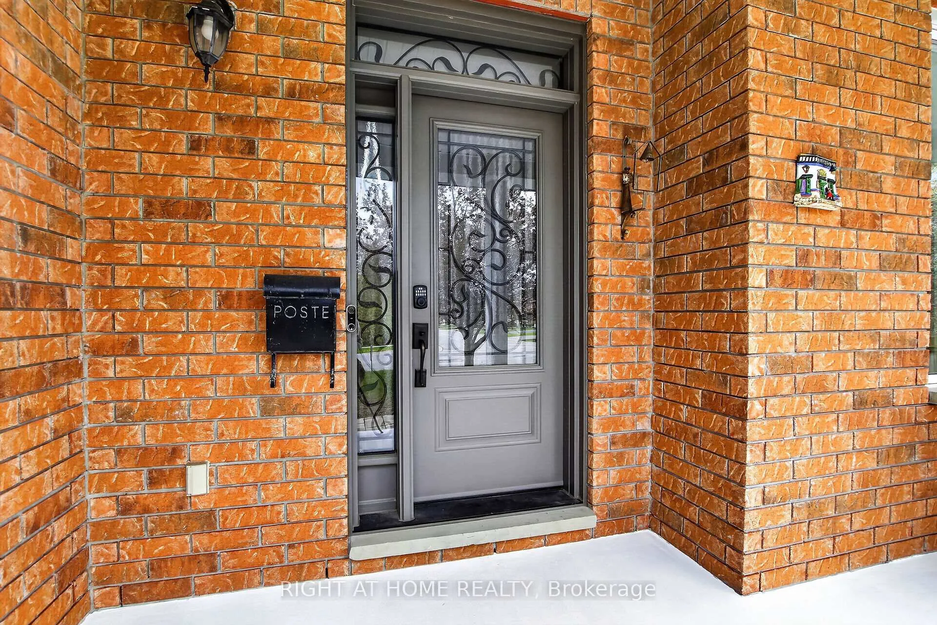 Photo 3 of 2 Harry Douglas Drive, Ottawa, Stittsville (Central) — HOMEH