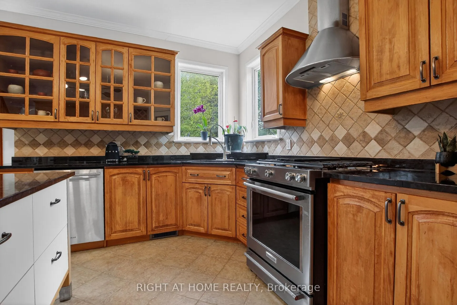 Photo 19 of 2 Harry Douglas Drive, Ottawa, Stittsville (Central) — HOMEH