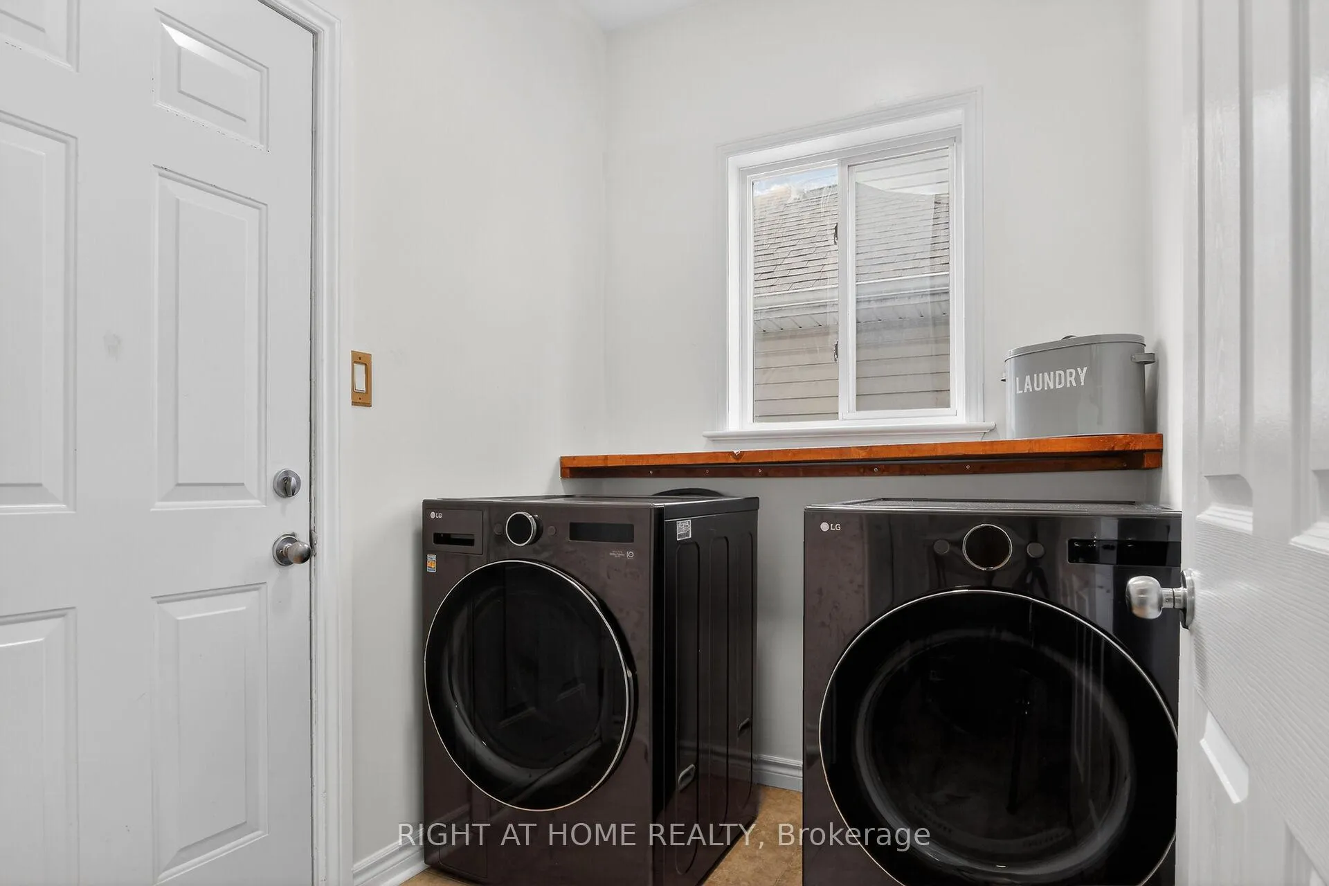 Photo 25 of 2 Harry Douglas Drive, Ottawa, Stittsville (Central) — HOMEH