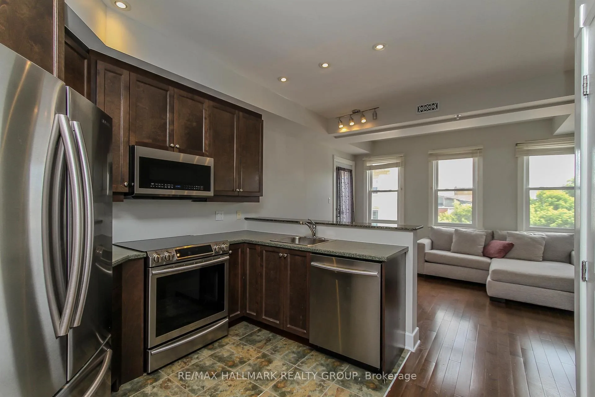 Photo 6 of Unit B307, 124 Guigues Avenue, Ottawa, Lower Town/Byward Market — HOMEH