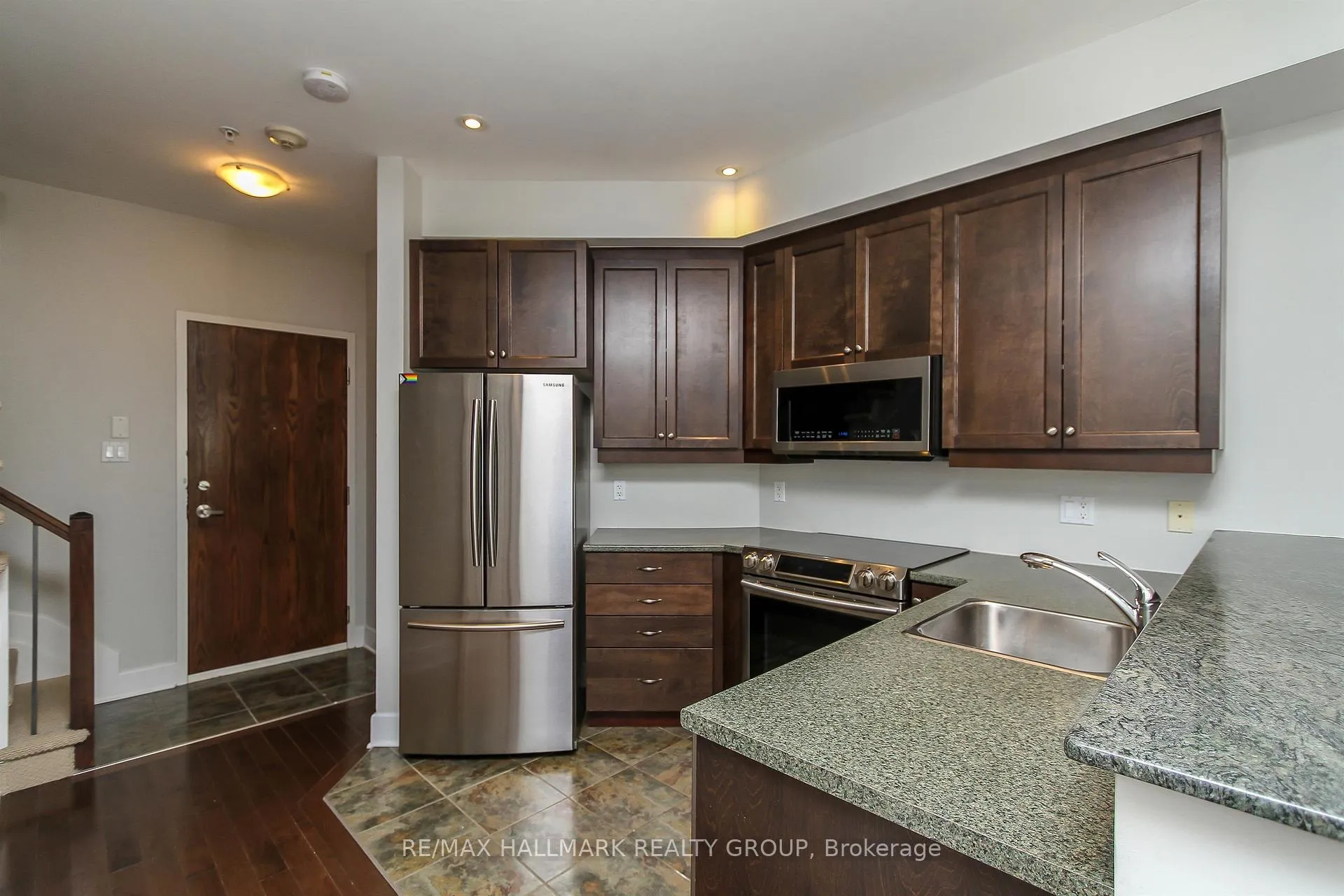 Photo 7 of Unit B307, 124 Guigues Avenue, Ottawa, Lower Town/Byward Market — HOMEH