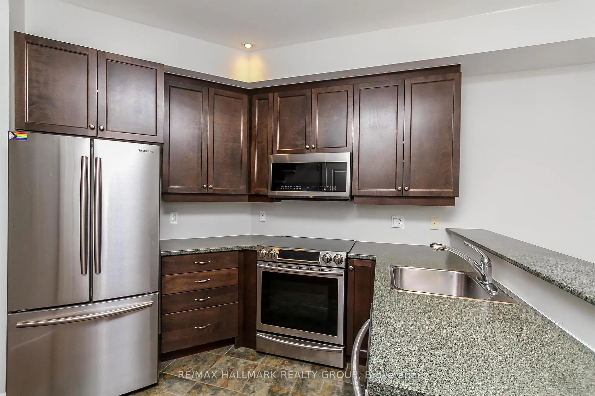 Photo 8 of Unit B307, 124 Guigues Avenue, Ottawa, Lower Town/Byward Market — HOMEH