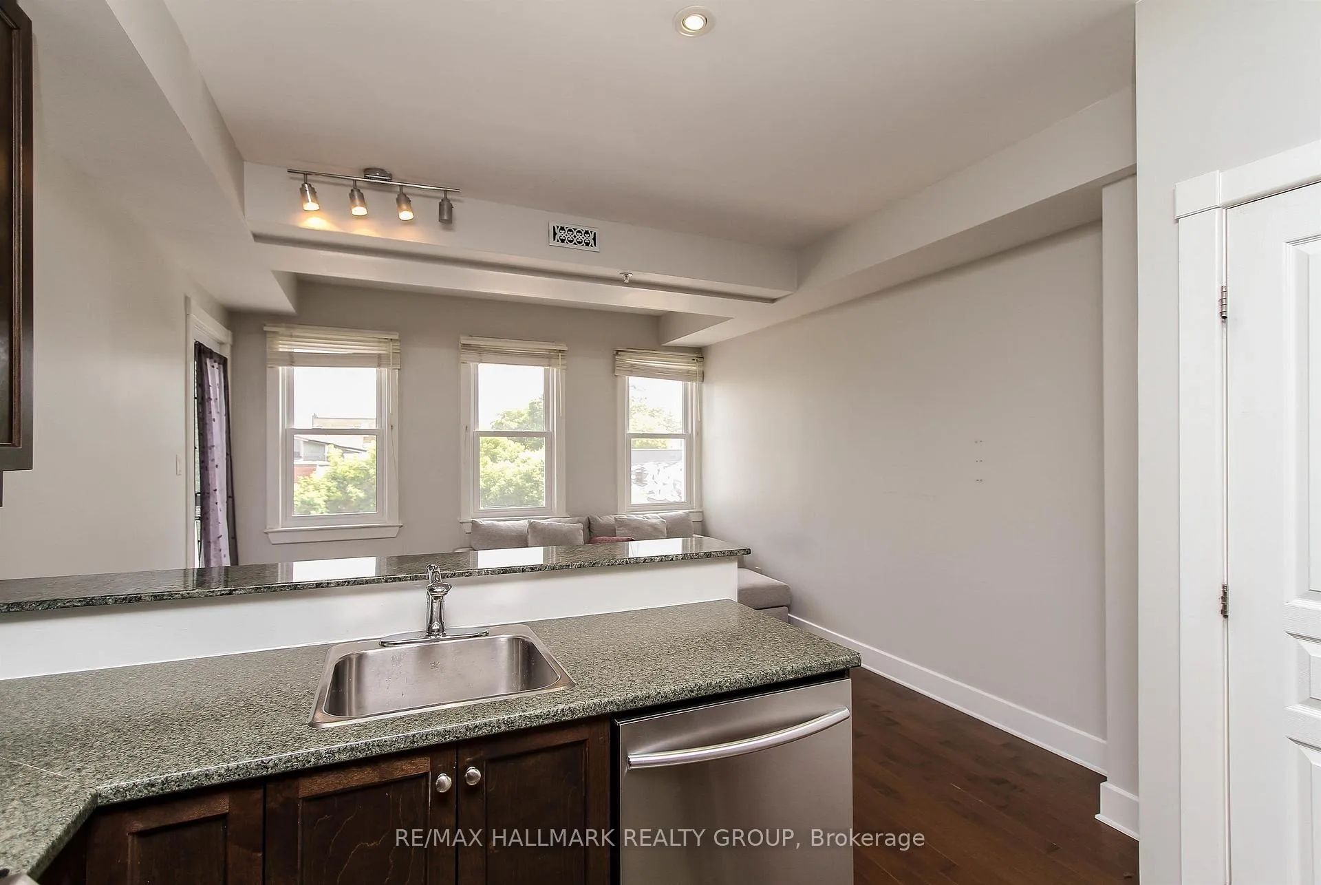 Photo 9 of Unit B307, 124 Guigues Avenue, Ottawa, Lower Town/Byward Market — HOMEH