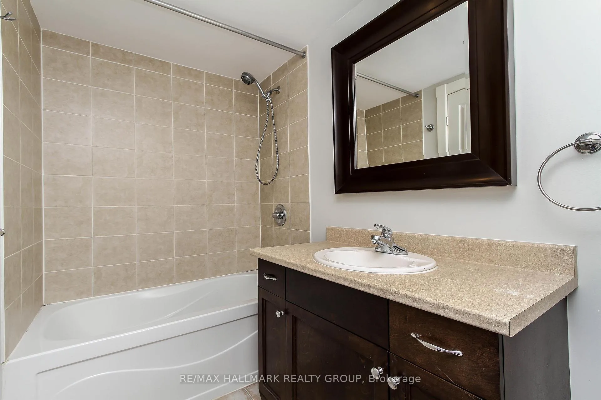 Photo 14 of Unit B307, 124 Guigues Avenue, Ottawa, Lower Town/Byward Market — HOMEH