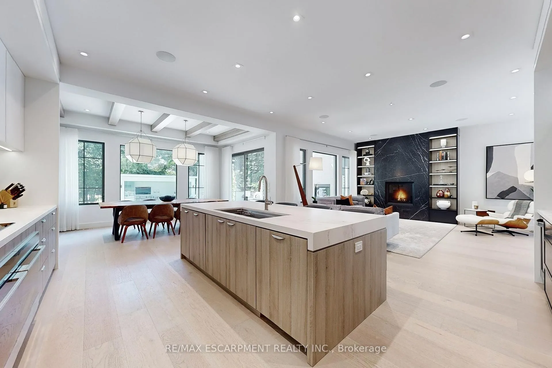 Photo 12 of 977 Gorton Avenue, Burlington, Bayview — HOMEH