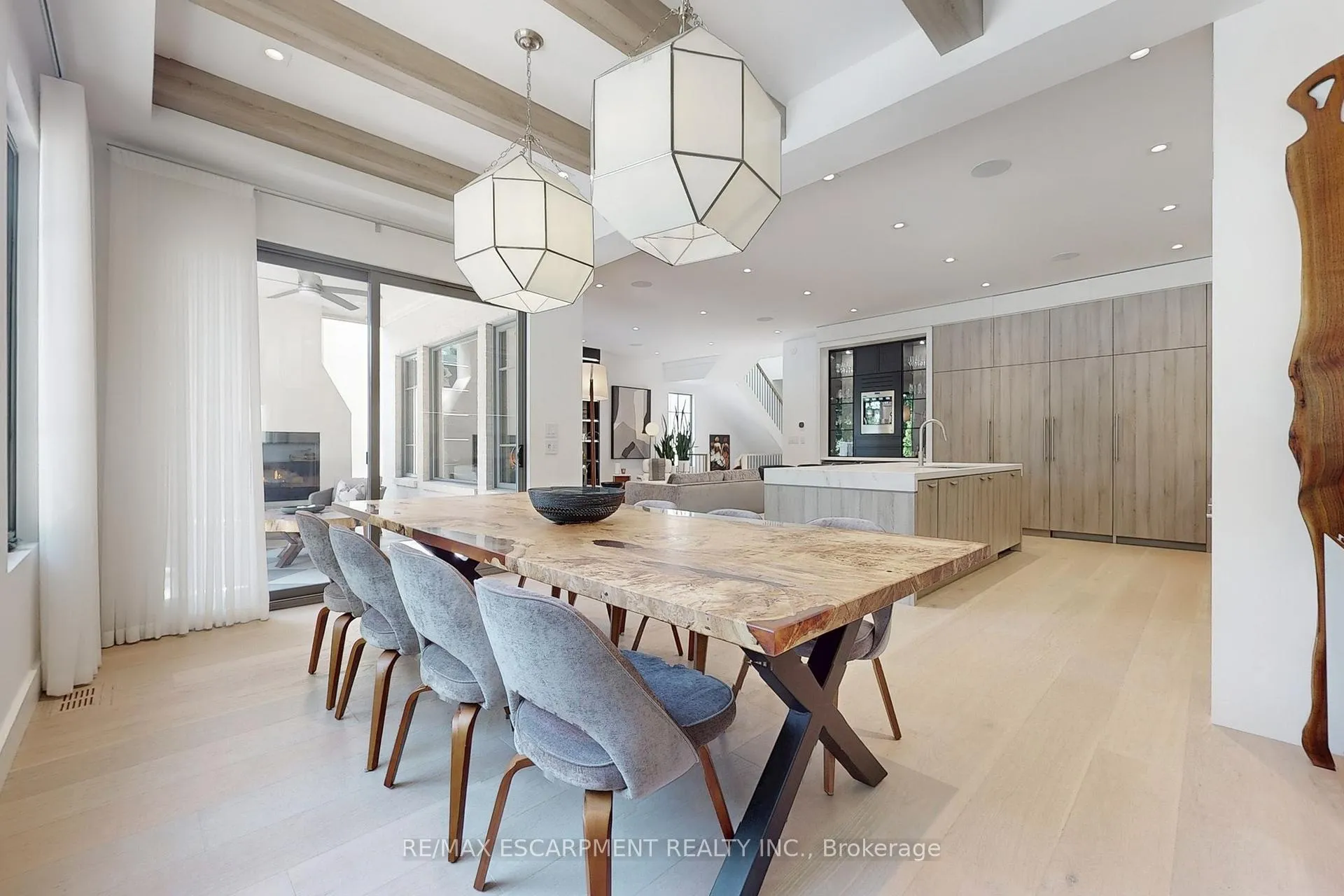 Photo 13 of 977 Gorton Avenue, Burlington, Bayview — HOMEH