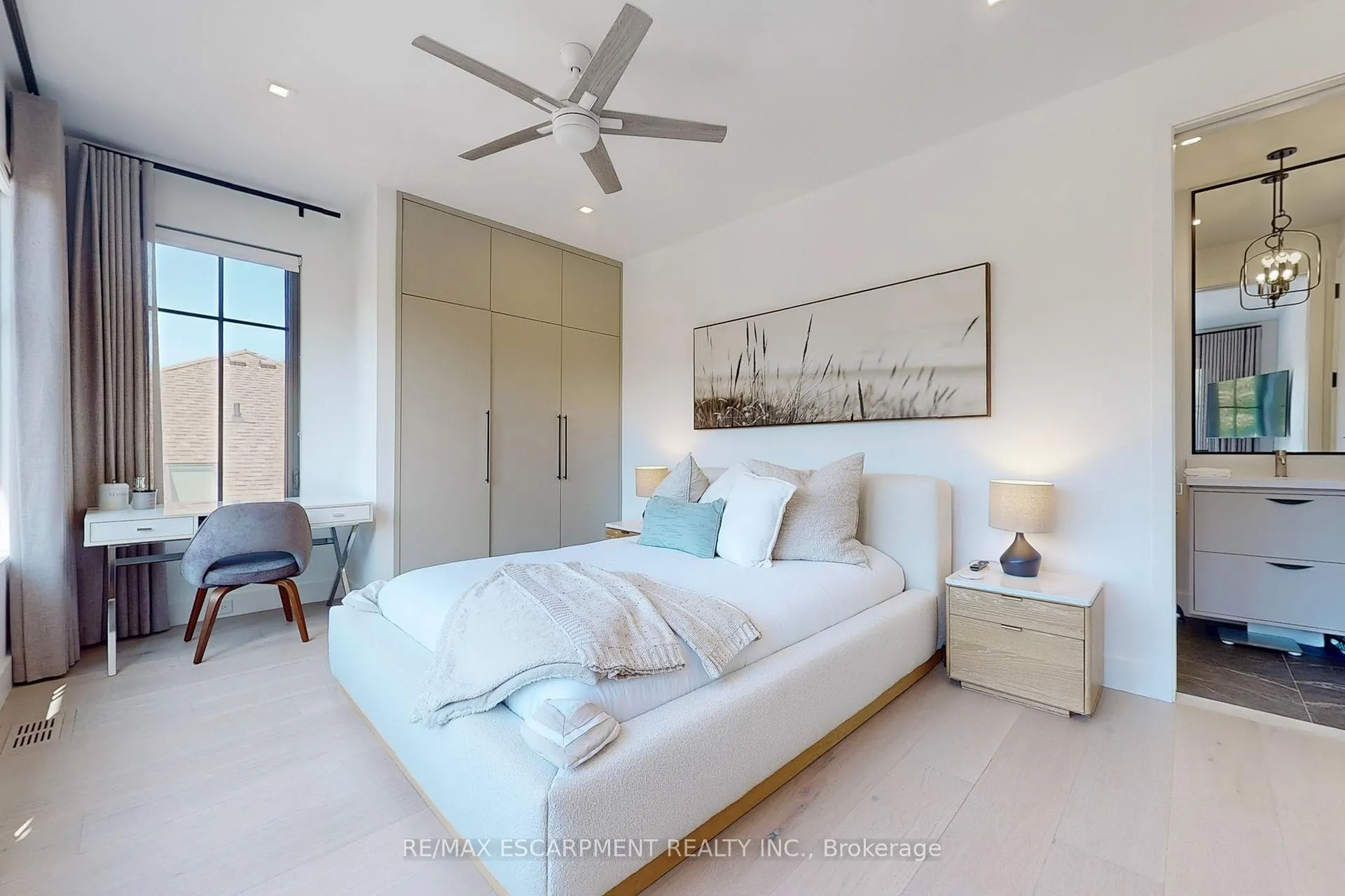 Photo 23 of 977 Gorton Avenue, Burlington, Bayview — HOMEH