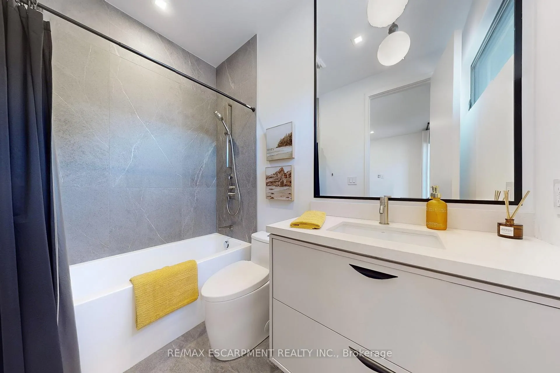 Photo 25 of 977 Gorton Avenue, Burlington, Bayview — HOMEH