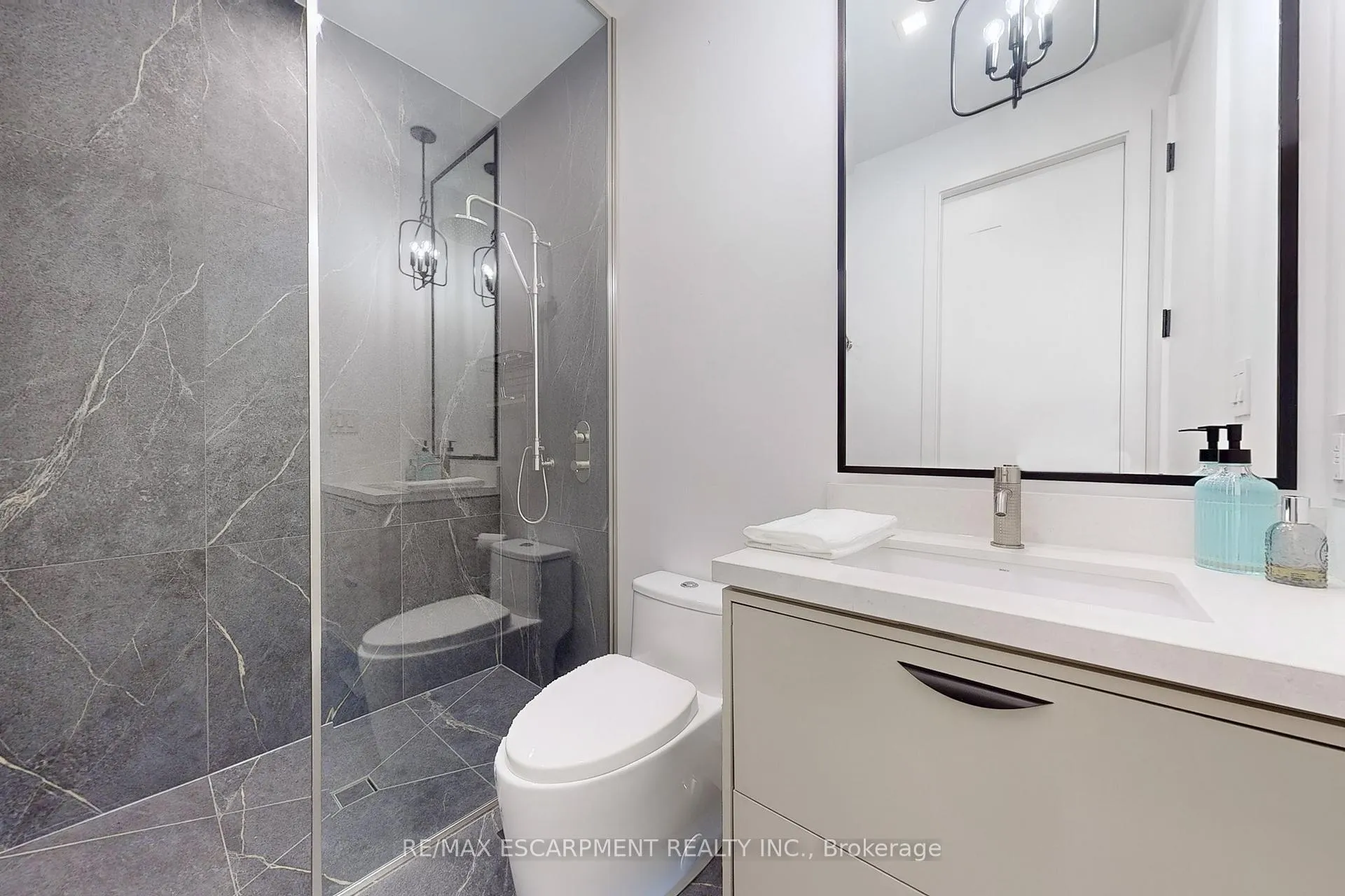 Photo 28 of 977 Gorton Avenue, Burlington, Bayview — HOMEH