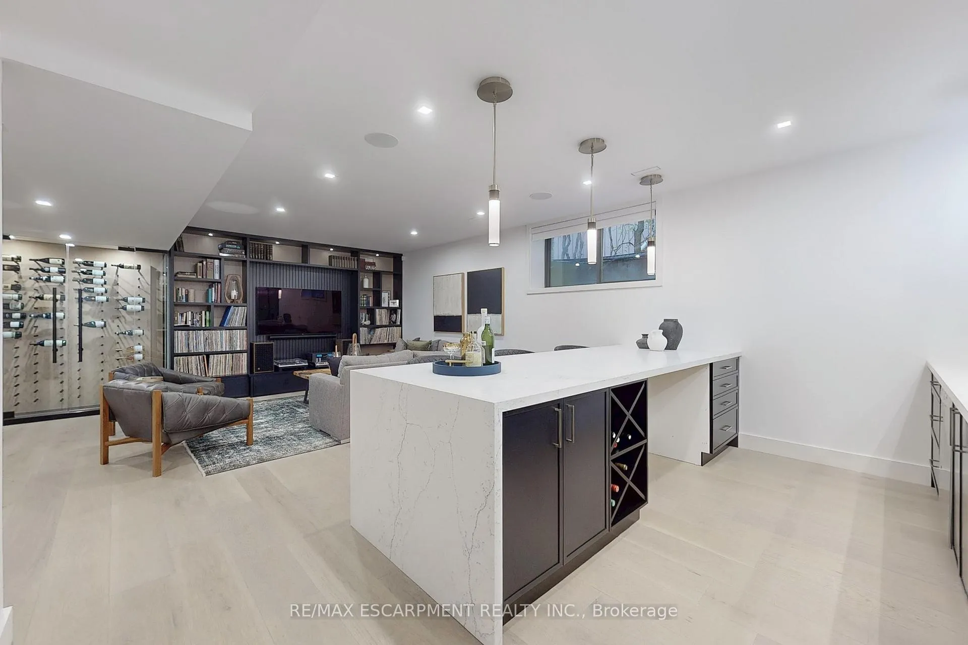 Photo 35 of 977 Gorton Avenue, Burlington, Bayview — HOMEH
