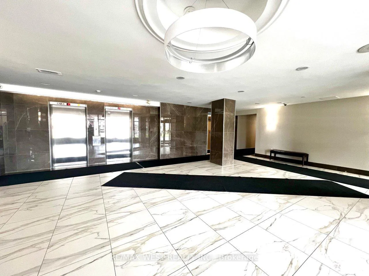 Photo 3 of Unit 905, 130 Neptune Drive, Toronto, Englemount-Lawrence — HOMEH