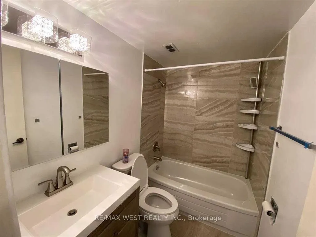 Photo 10 of Unit 905, 130 Neptune Drive, Toronto, Englemount-Lawrence — HOMEH