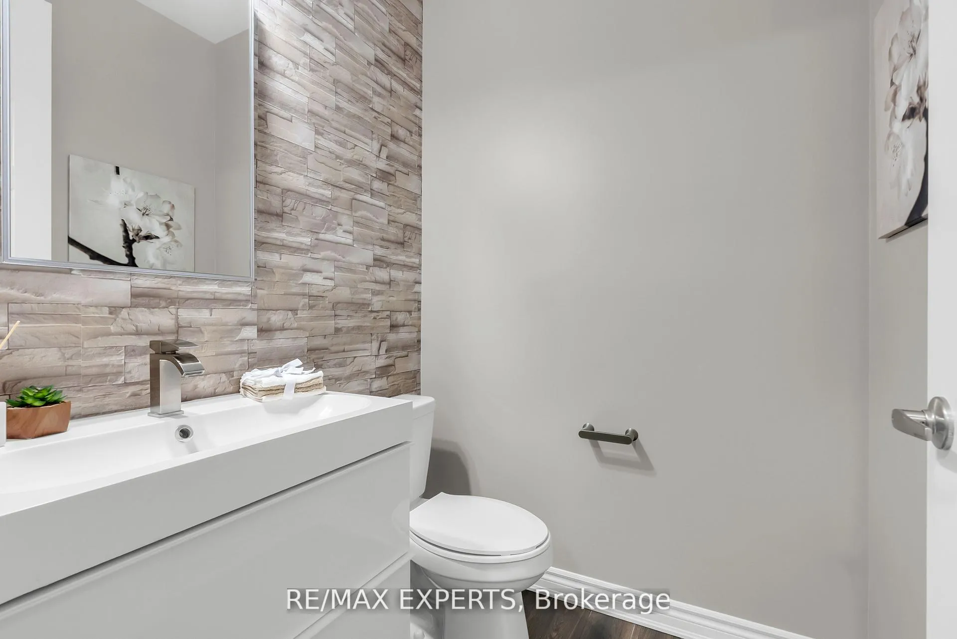 Photo 28 of 857 Magnolia Terrace, Milton, Cobban — HOMEH