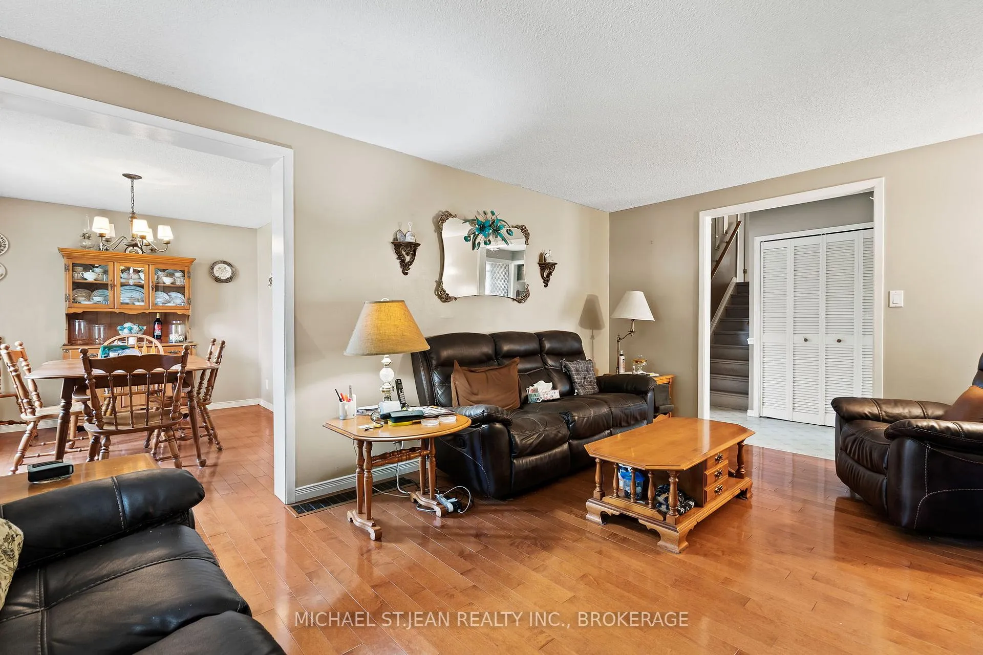 Photo 7 of 8164 Catalina Street, Niagara Falls, West Wood — HOMEH