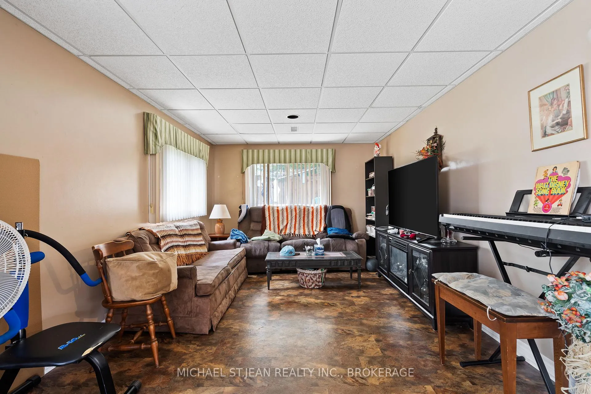 Photo 19 of 8164 Catalina Street, Niagara Falls, West Wood — HOMEH