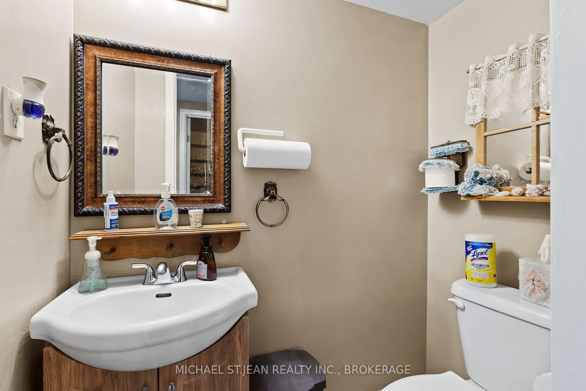Photo 21 of 8164 Catalina Street, Niagara Falls, West Wood — HOMEH