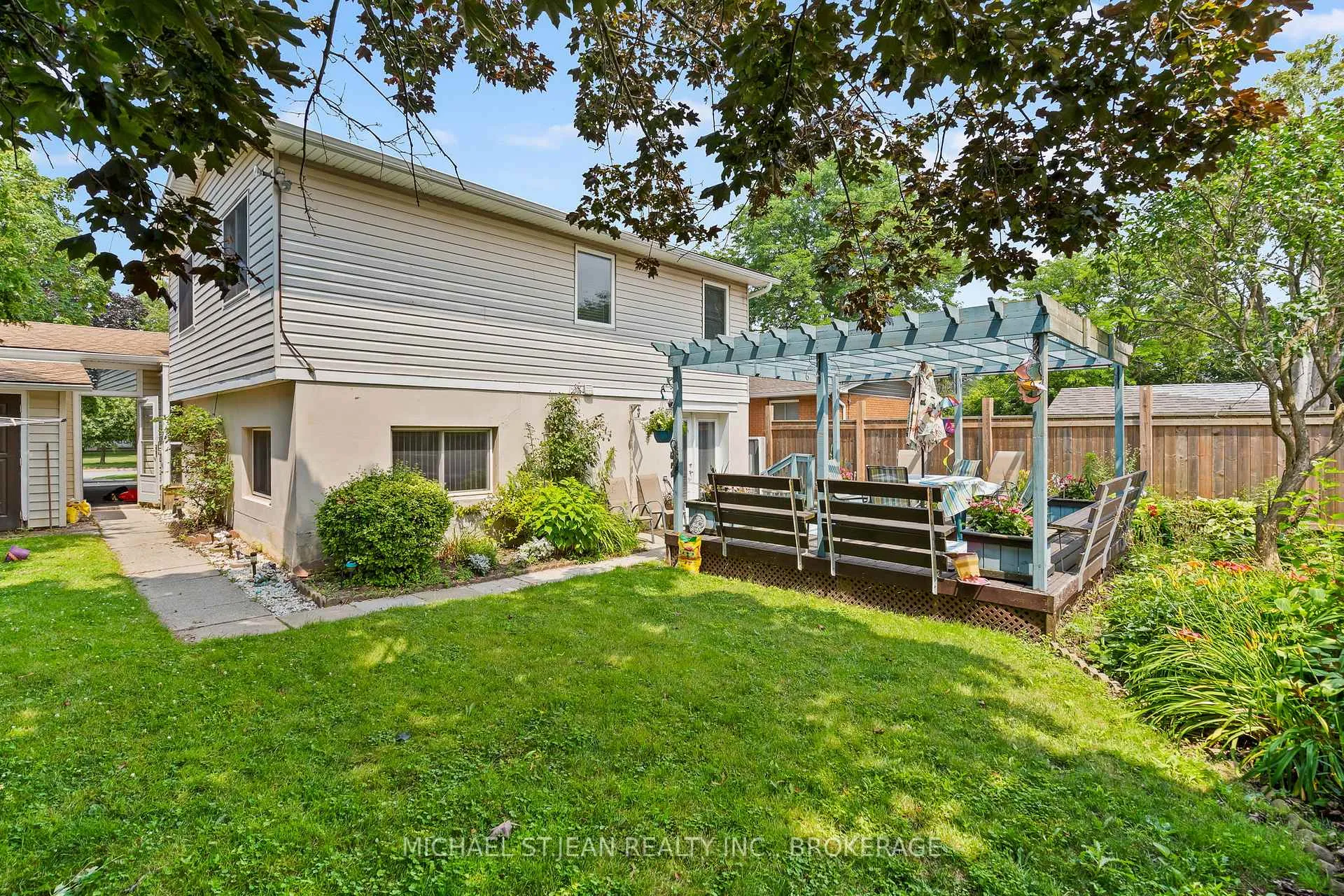 Photo 26 of 8164 Catalina Street, Niagara Falls, West Wood — HOMEH