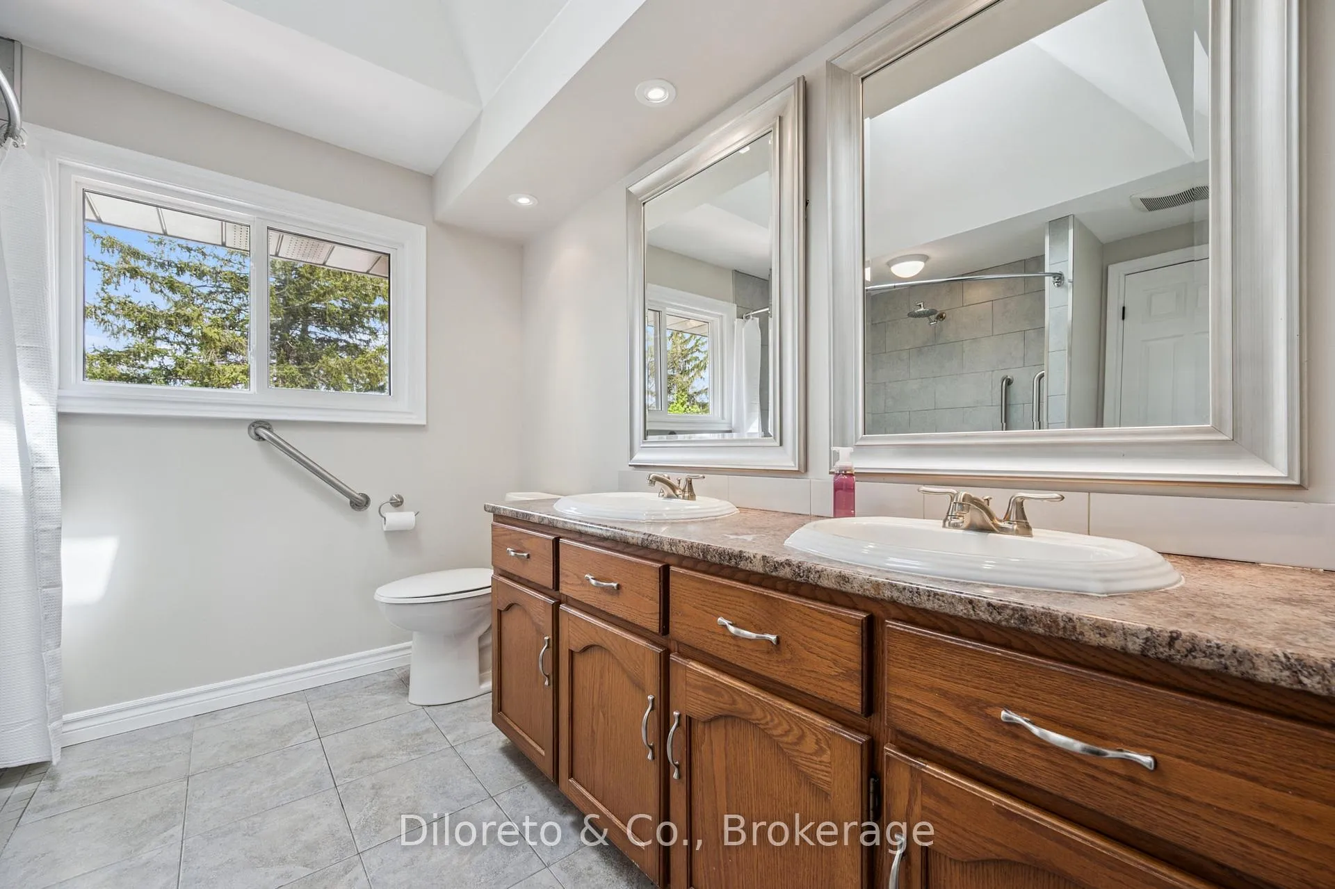 Photo 30 of 23 Old Colony Trail, Guelph, Kortright Hills — HOMEH
