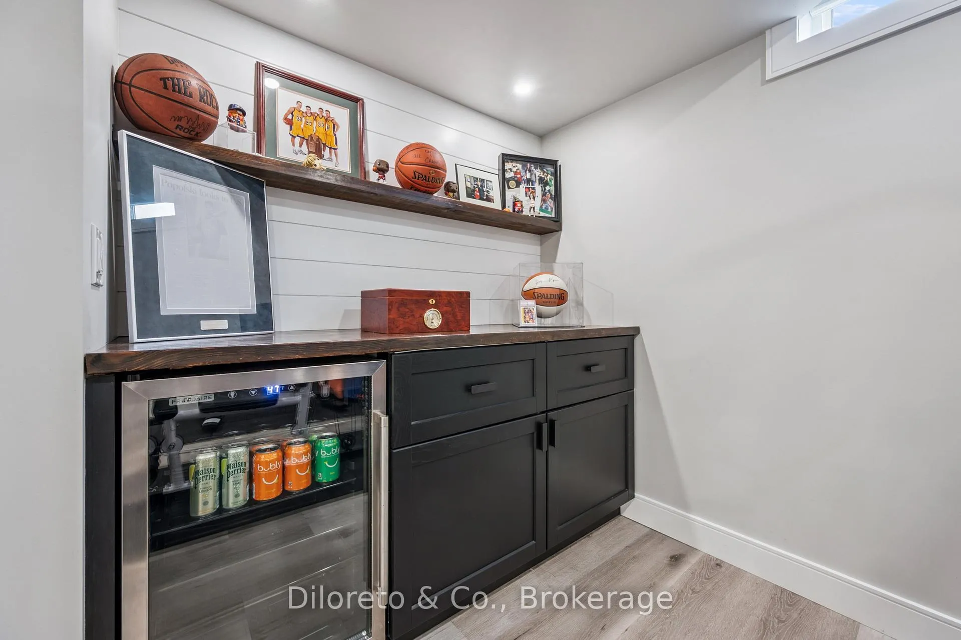 Photo 37 of 23 Old Colony Trail, Guelph, Kortright Hills — HOMEH