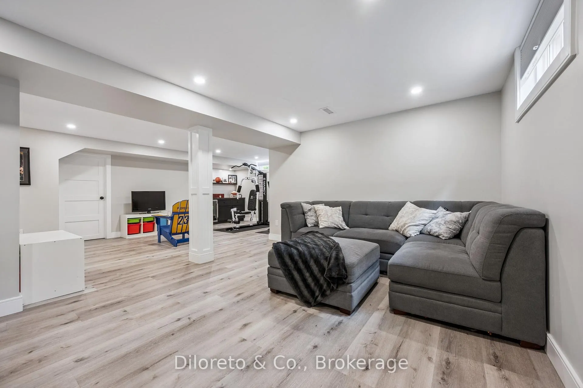 Photo 40 of 23 Old Colony Trail, Guelph, Kortright Hills — HOMEH