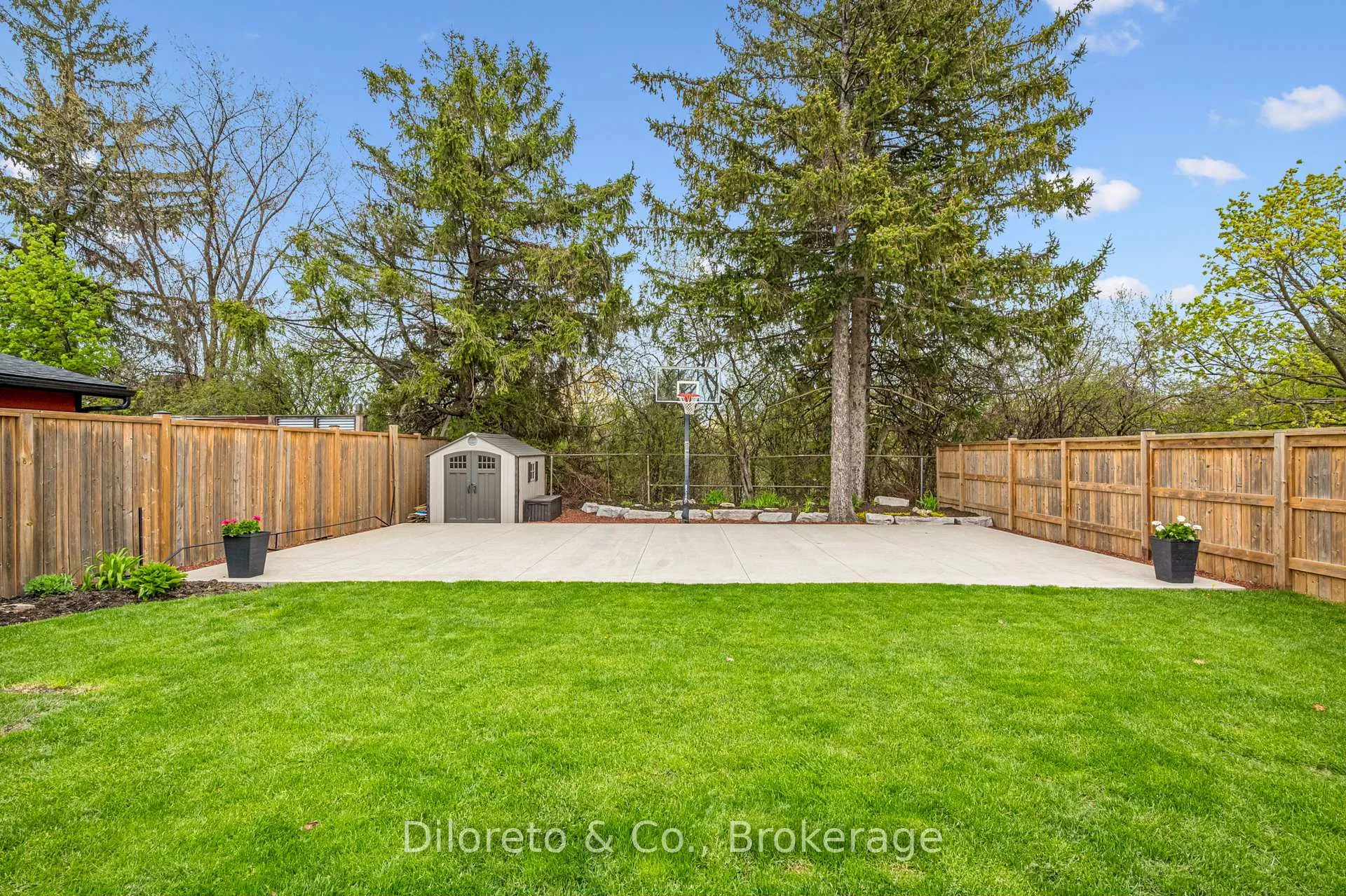 Photo 45 of 23 Old Colony Trail, Guelph, Kortright Hills — HOMEH