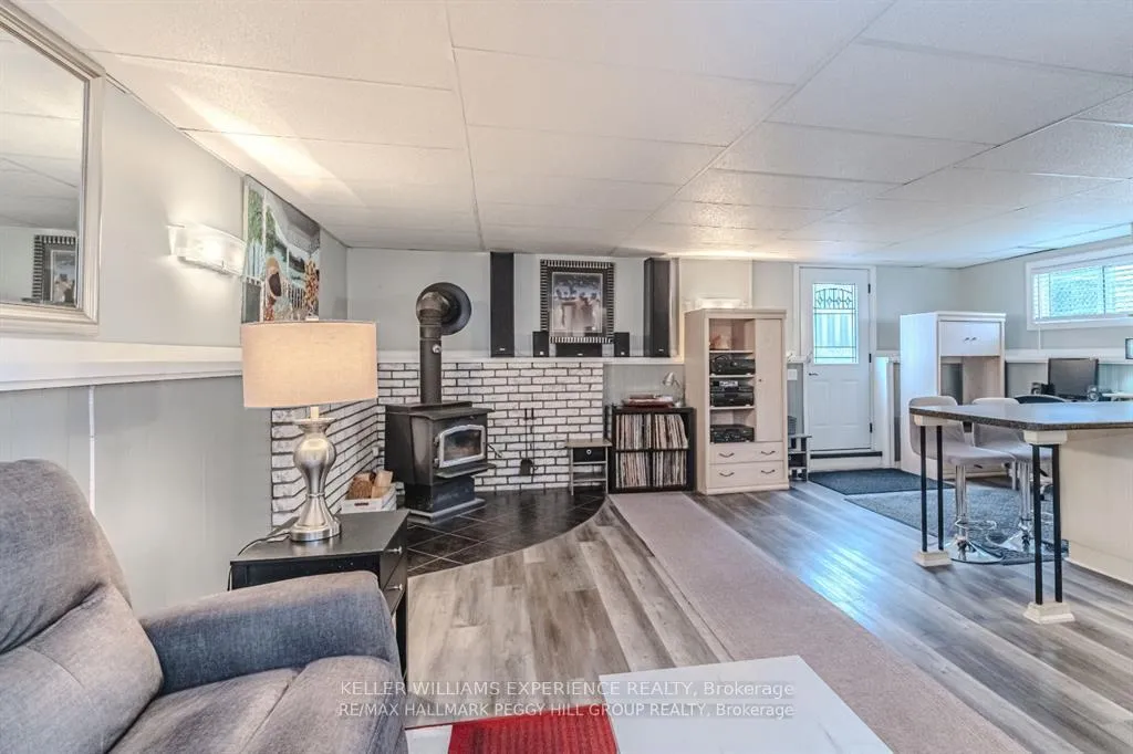 Photo 3 of 283 James Street E, Orillia — HOMEH