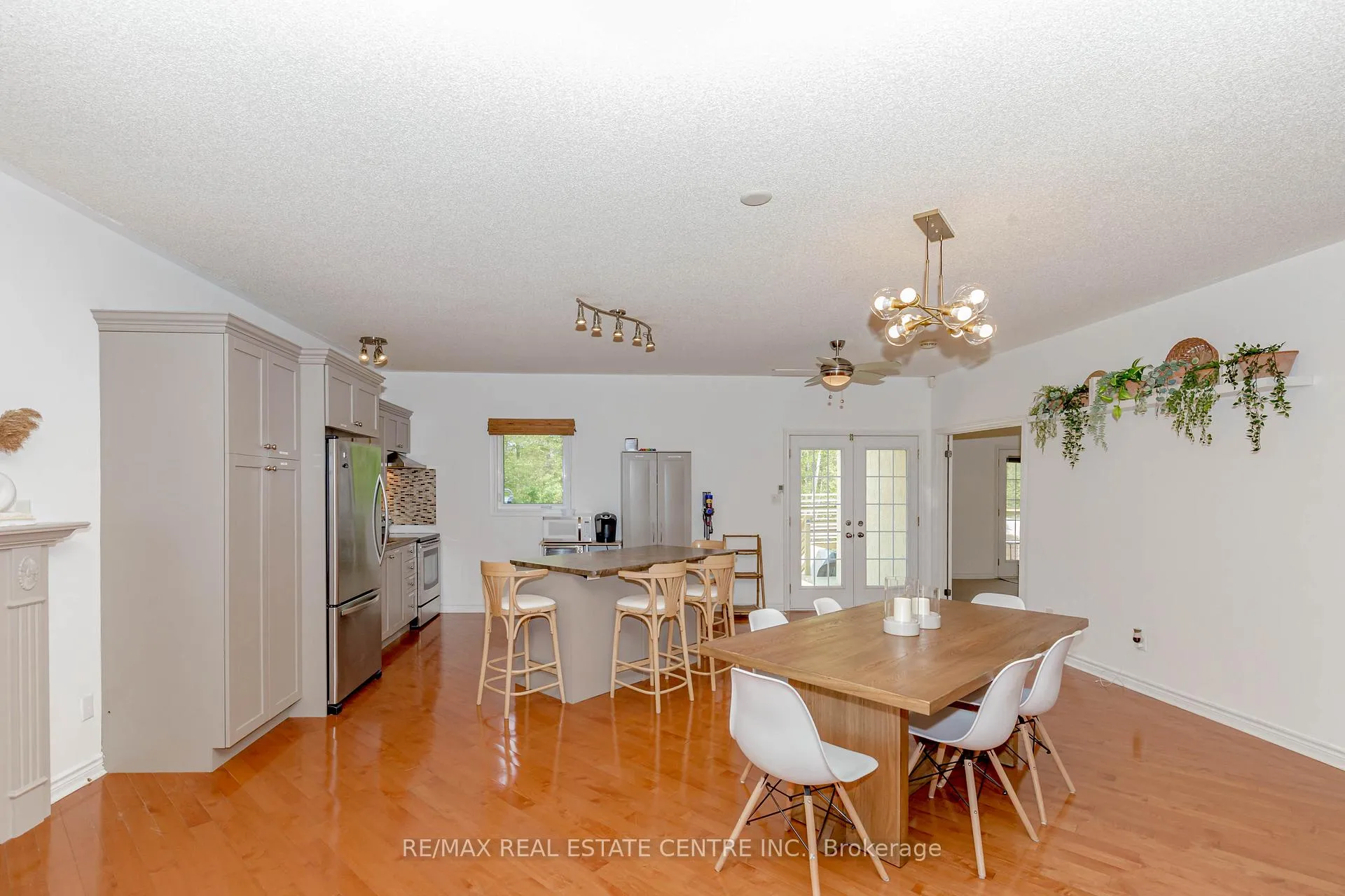 Photo 12 of 1102 Siesta Drive, Tiny, Rural Tiny — HOMEH