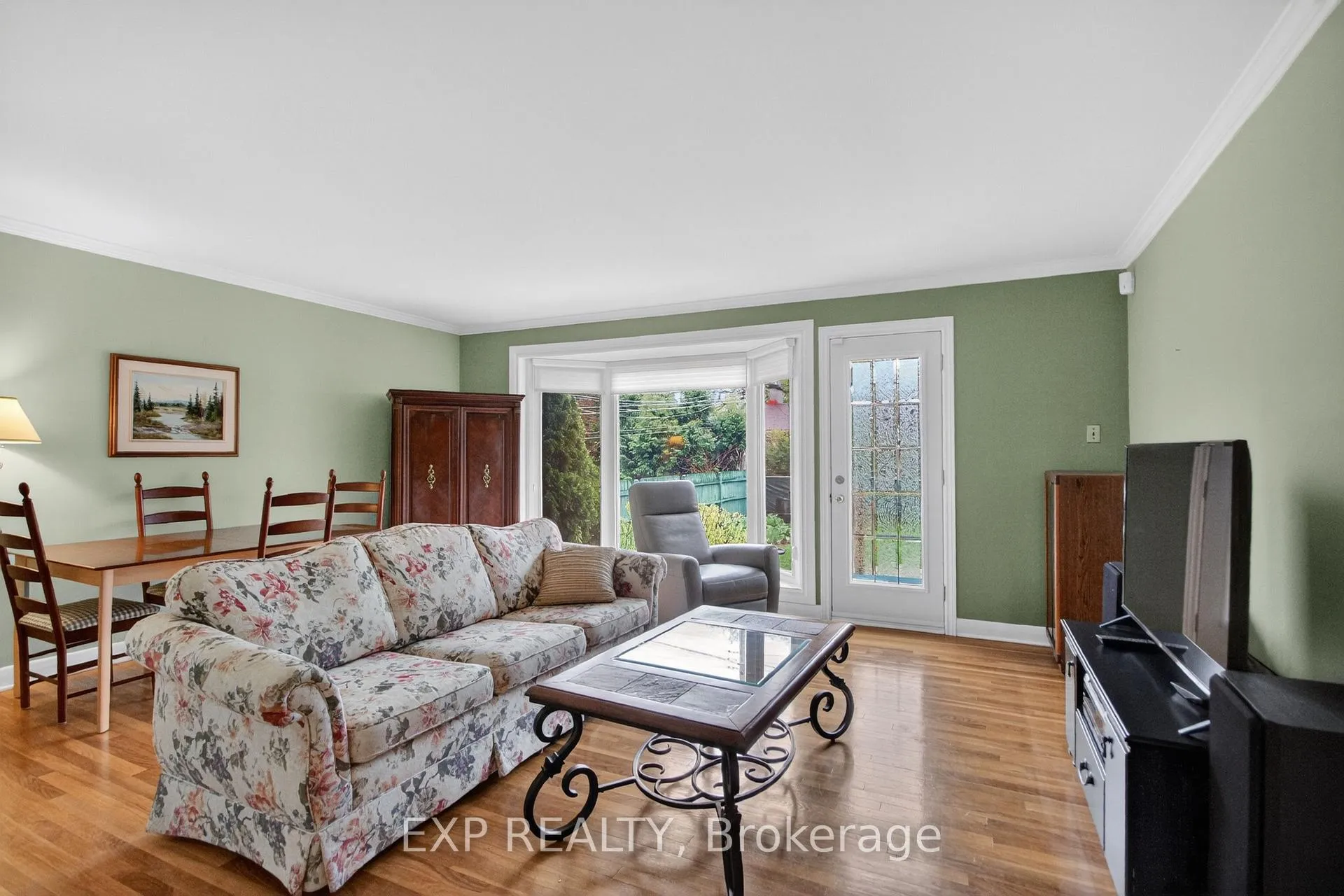 Photo 3 of 632 Chadburn Avenue, Ottawa, Riverview Park — HOMEH