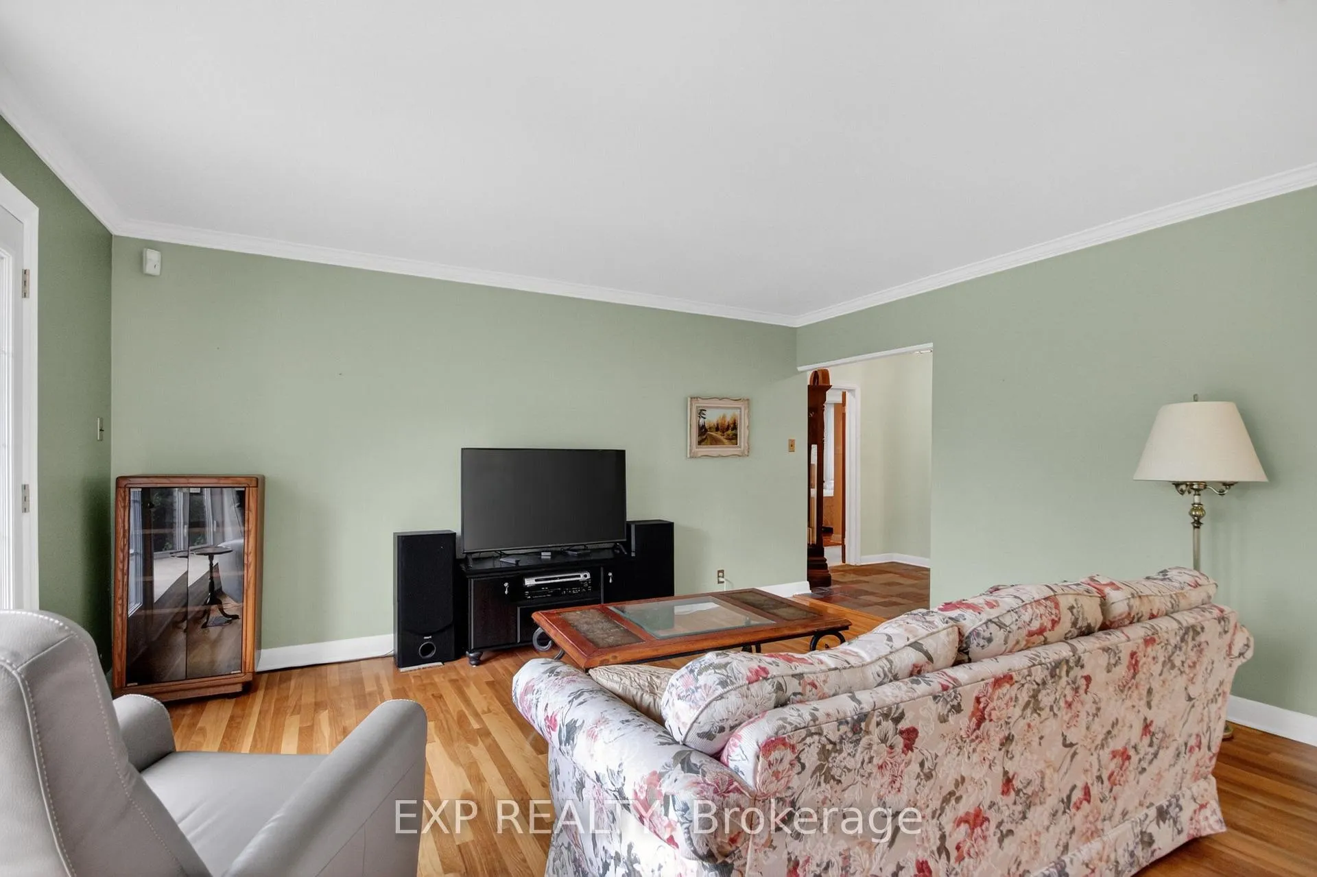 Photo 4 of 632 Chadburn Avenue, Ottawa, Riverview Park — HOMEH