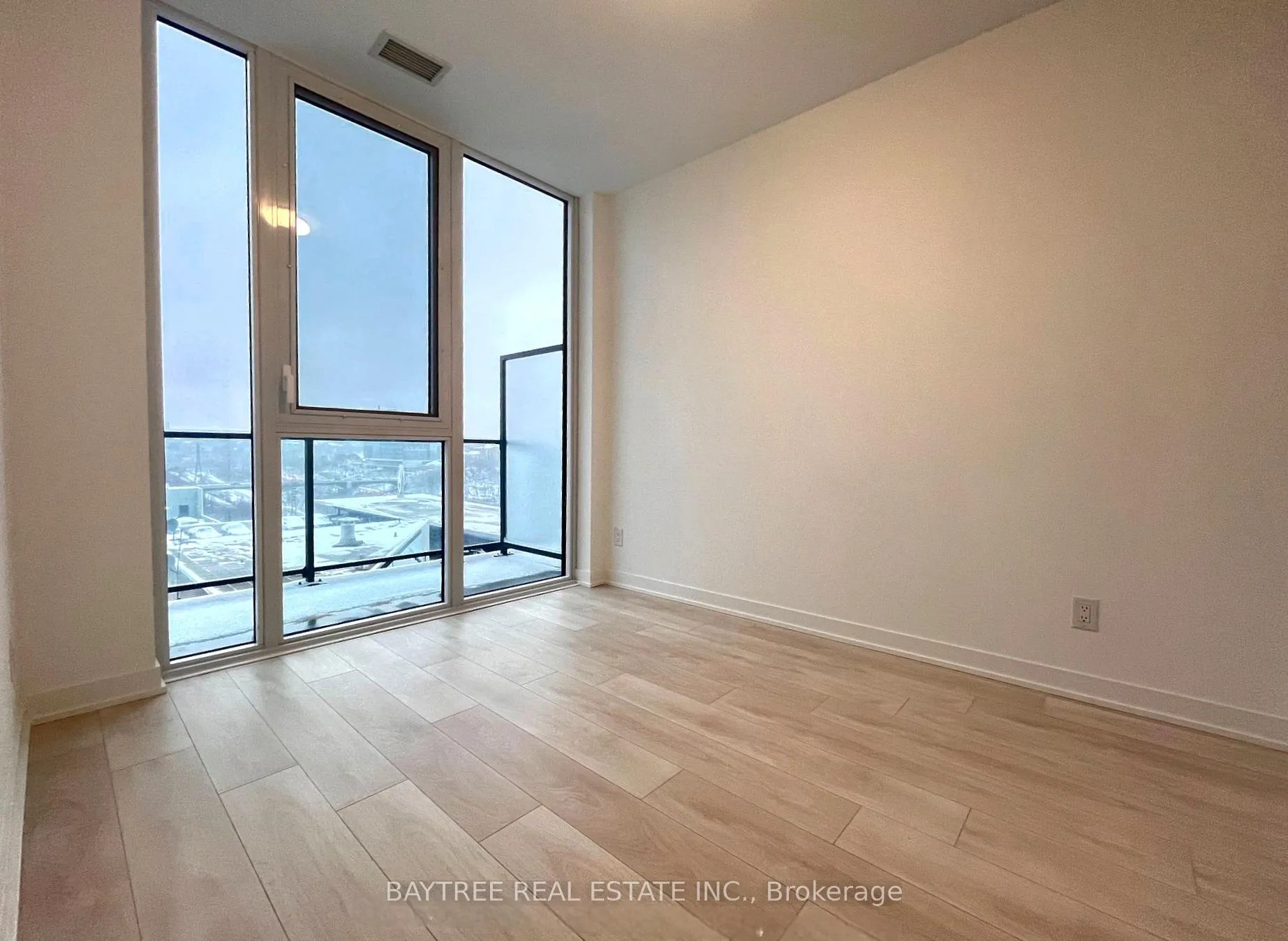 Photo 6 of Unit 926, 5 Defries Street, Toronto, Regent Park — HOMEH