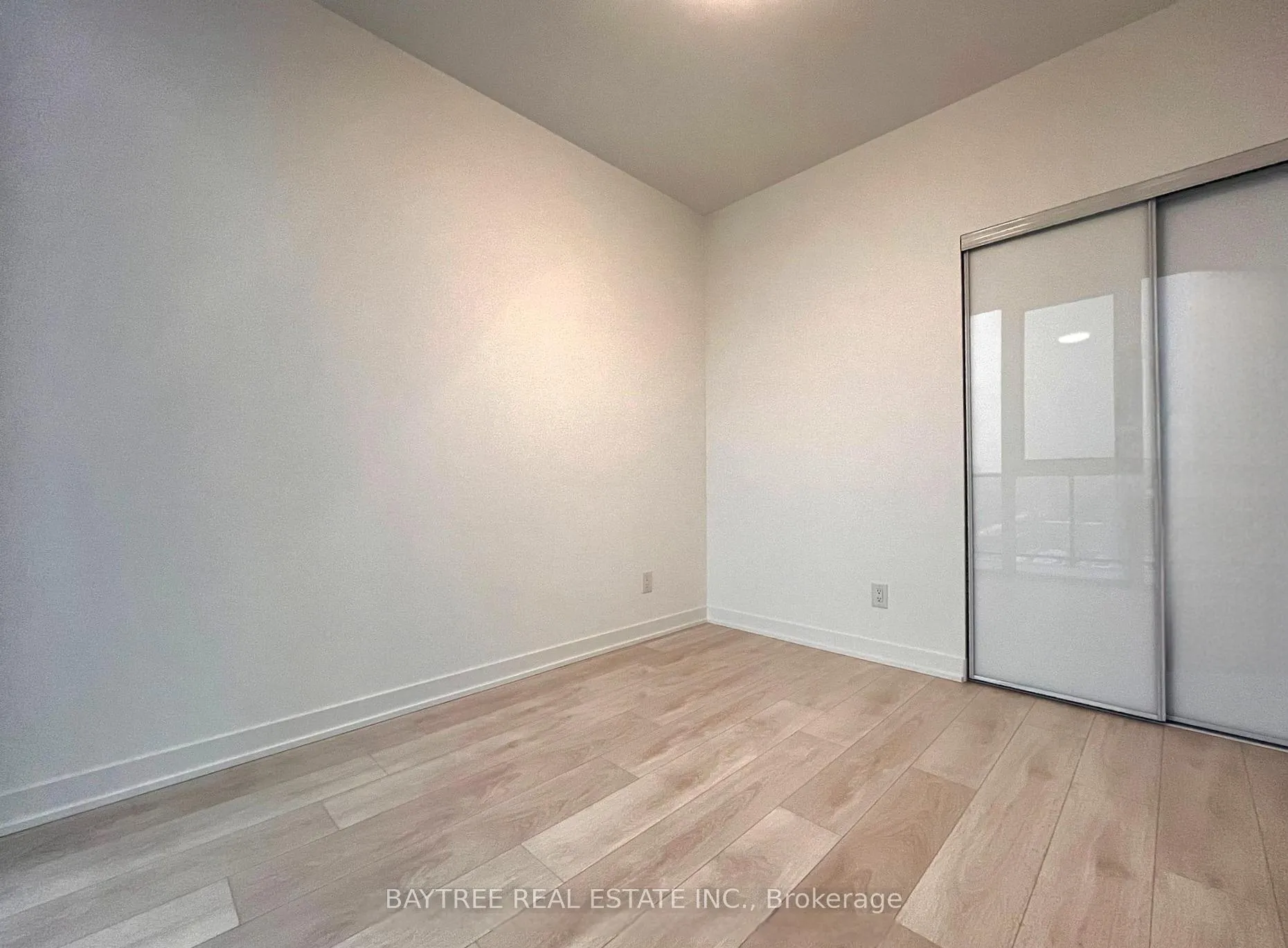 Photo 7 of Unit 926, 5 Defries Street, Toronto, Regent Park — HOMEH