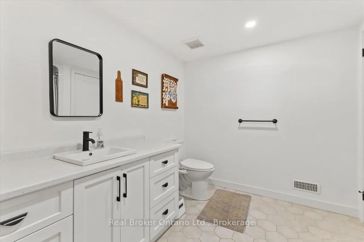 Photo 18 of 1050 9 Highway, South Bruce — HOMEH