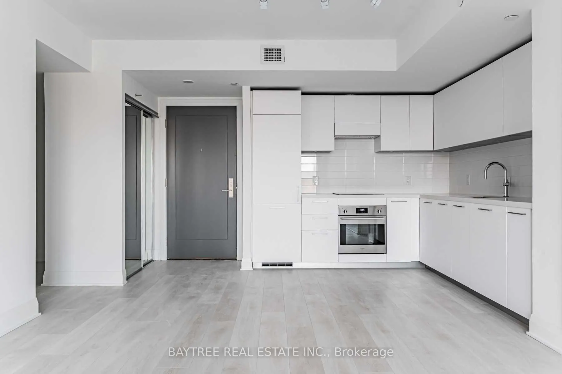 Photo 4 of Unit 323, 33 Frederick Todd Way, Toronto, Thorncliffe Park — HOMEH