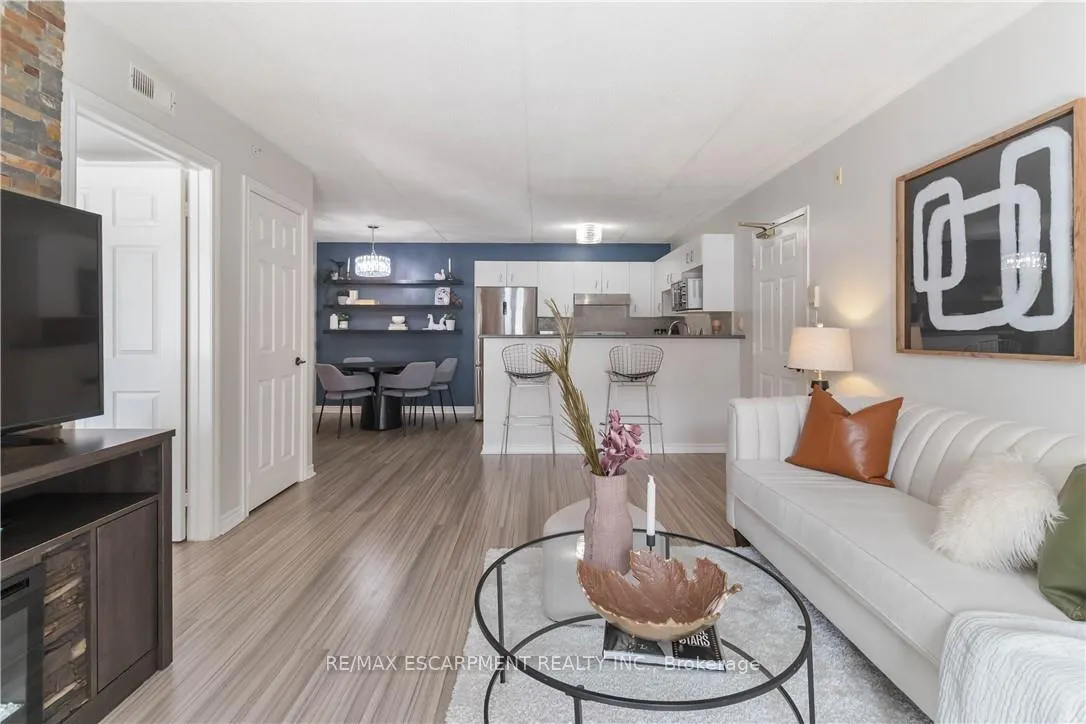 Photo 7 of Unit 110, 4015 Kilmer Drive, Burlington, Tansley — HOMEH