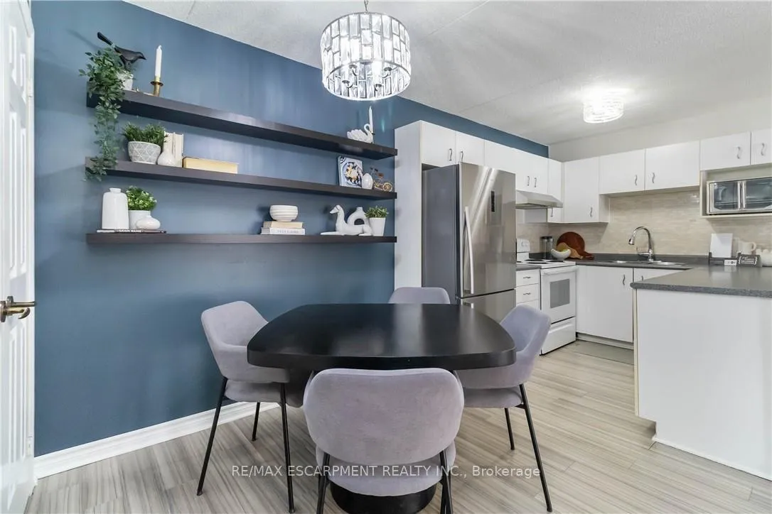 Photo 14 of Unit 110, 4015 Kilmer Drive, Burlington, Tansley — HOMEH