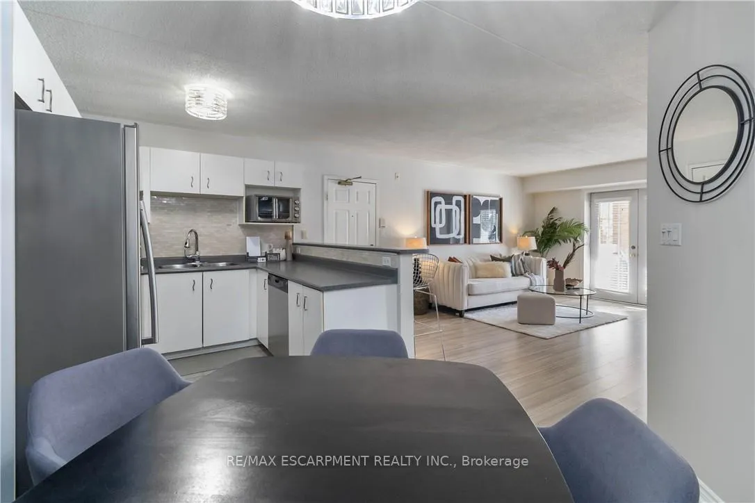 Photo 16 of Unit 110, 4015 Kilmer Drive, Burlington, Tansley — HOMEH