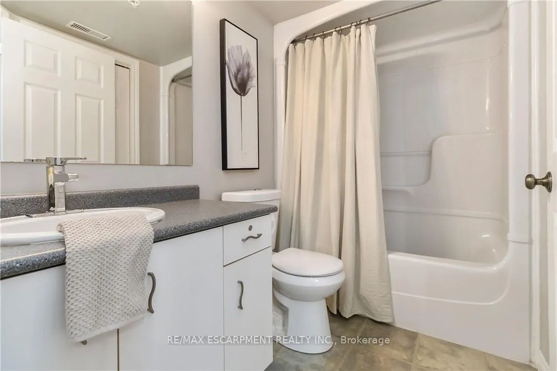 Photo 18 of Unit 110, 4015 Kilmer Drive, Burlington, Tansley — HOMEH
