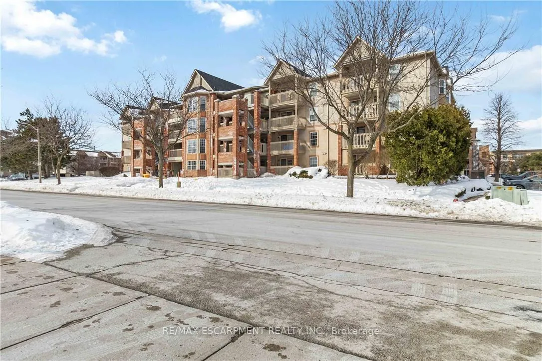 Photo 33 of Unit 110, 4015 Kilmer Drive, Burlington, Tansley — HOMEH